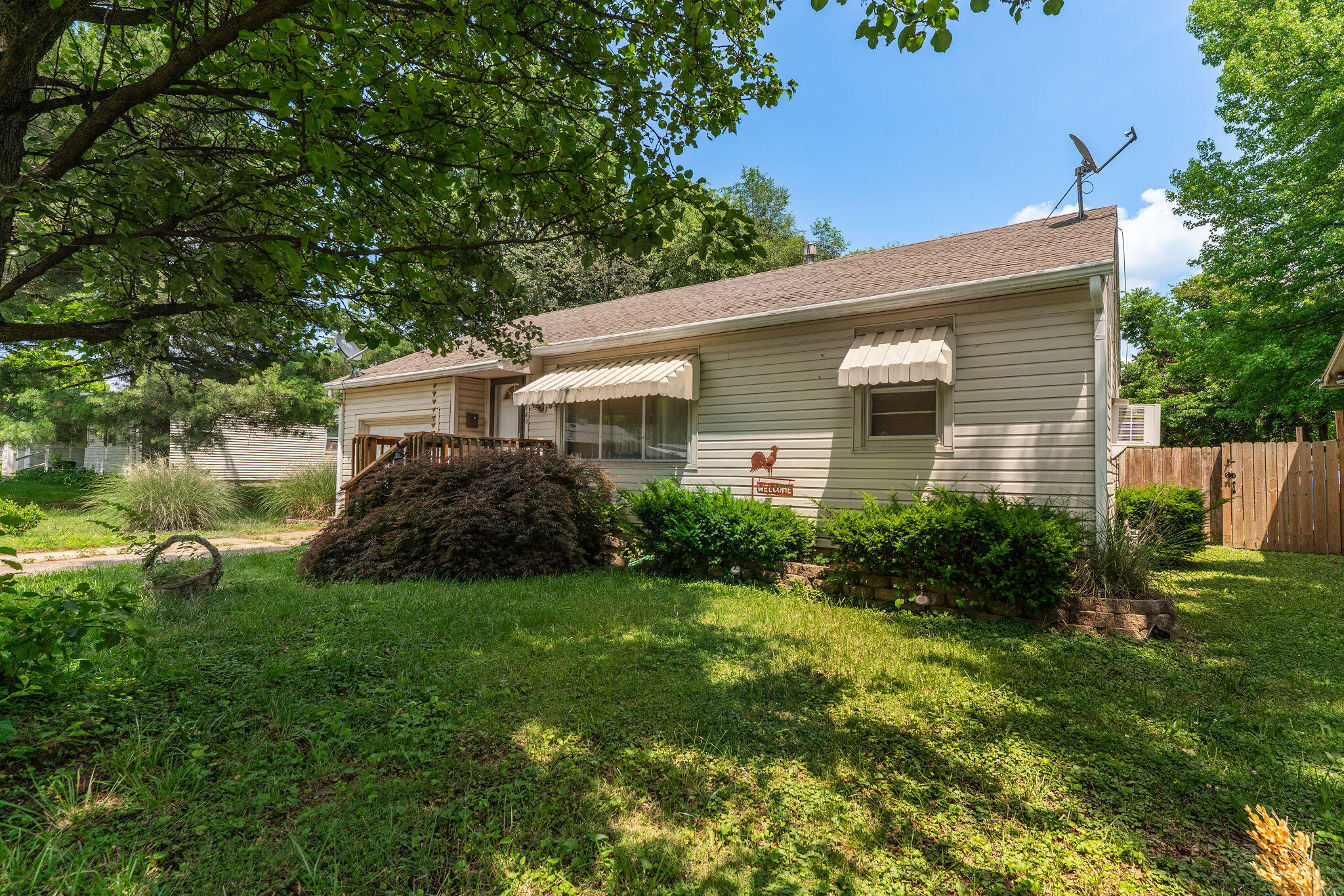 2140 North Crutcher Avenue Property Photo 3