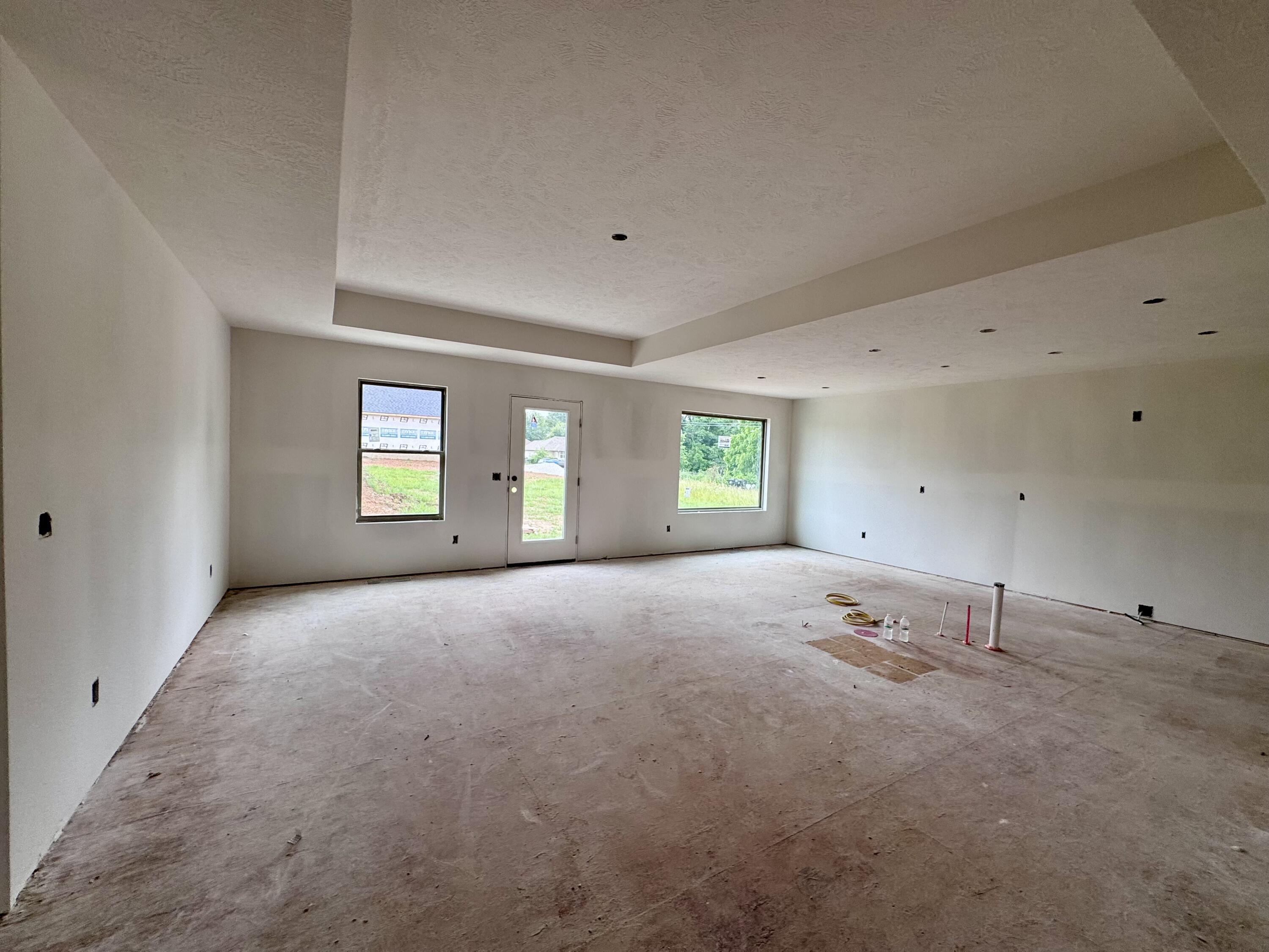 356 North Oak Avenue Property Photo 2