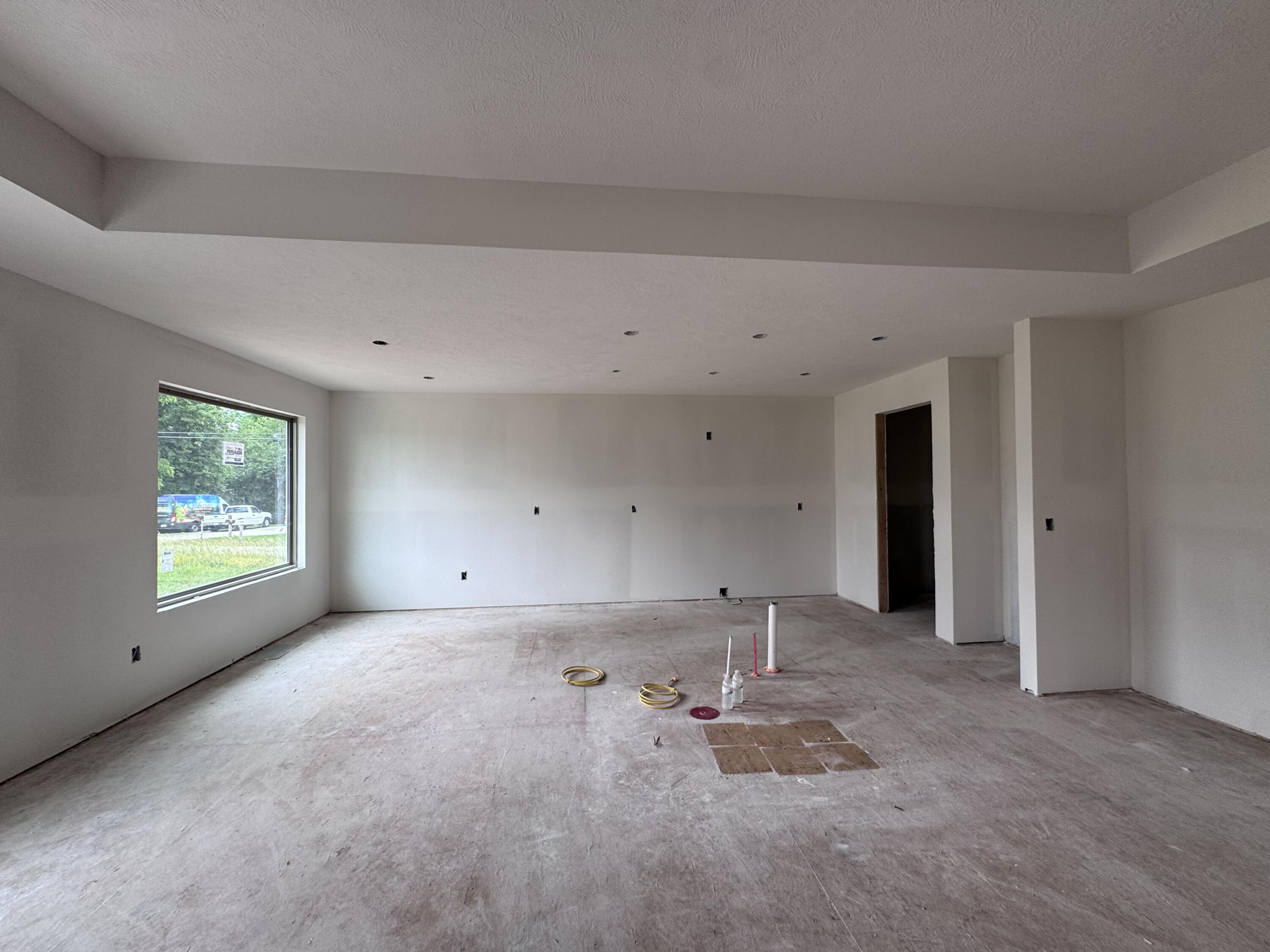 356 North Oak Avenue Property Photo 3