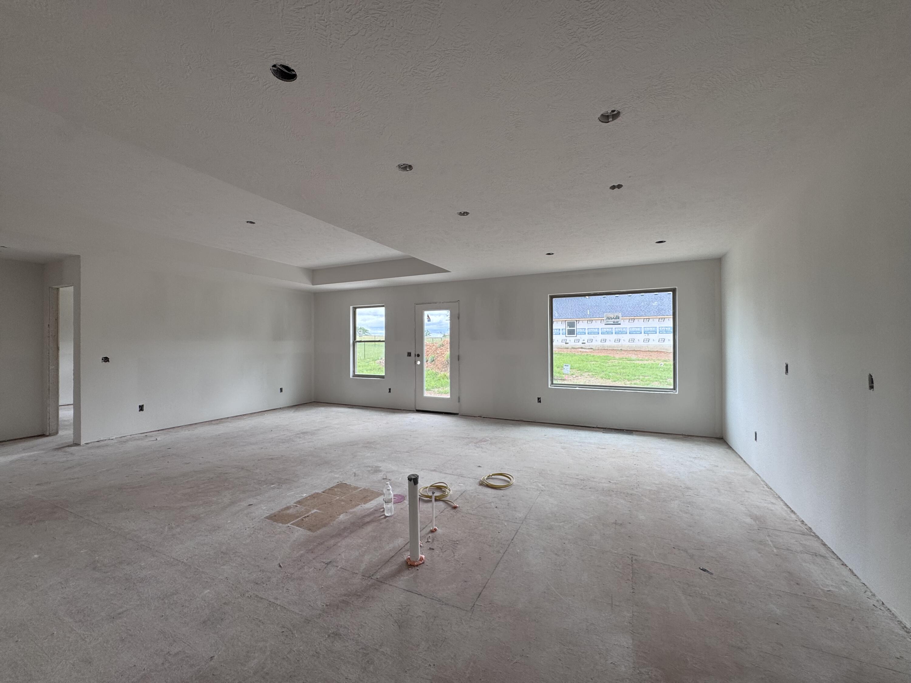 356 North Oak Avenue Property Photo 5
