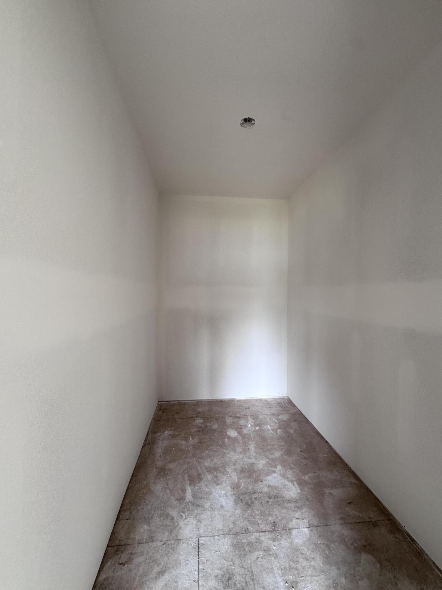 356 North Oak Avenue Property Photo 8