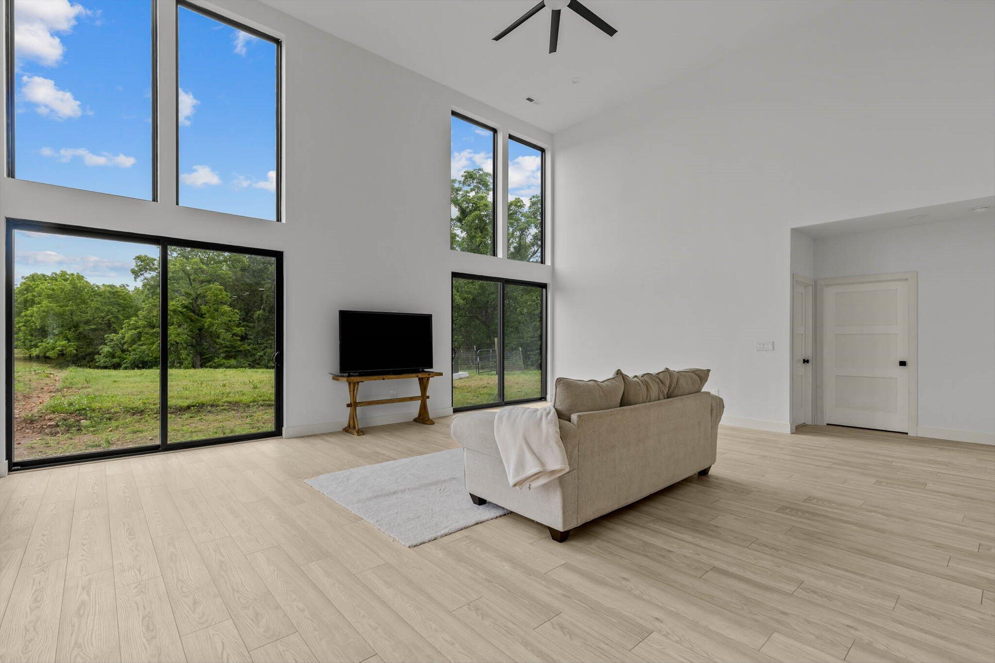 176 Shooting Star Lane Property Photo 4