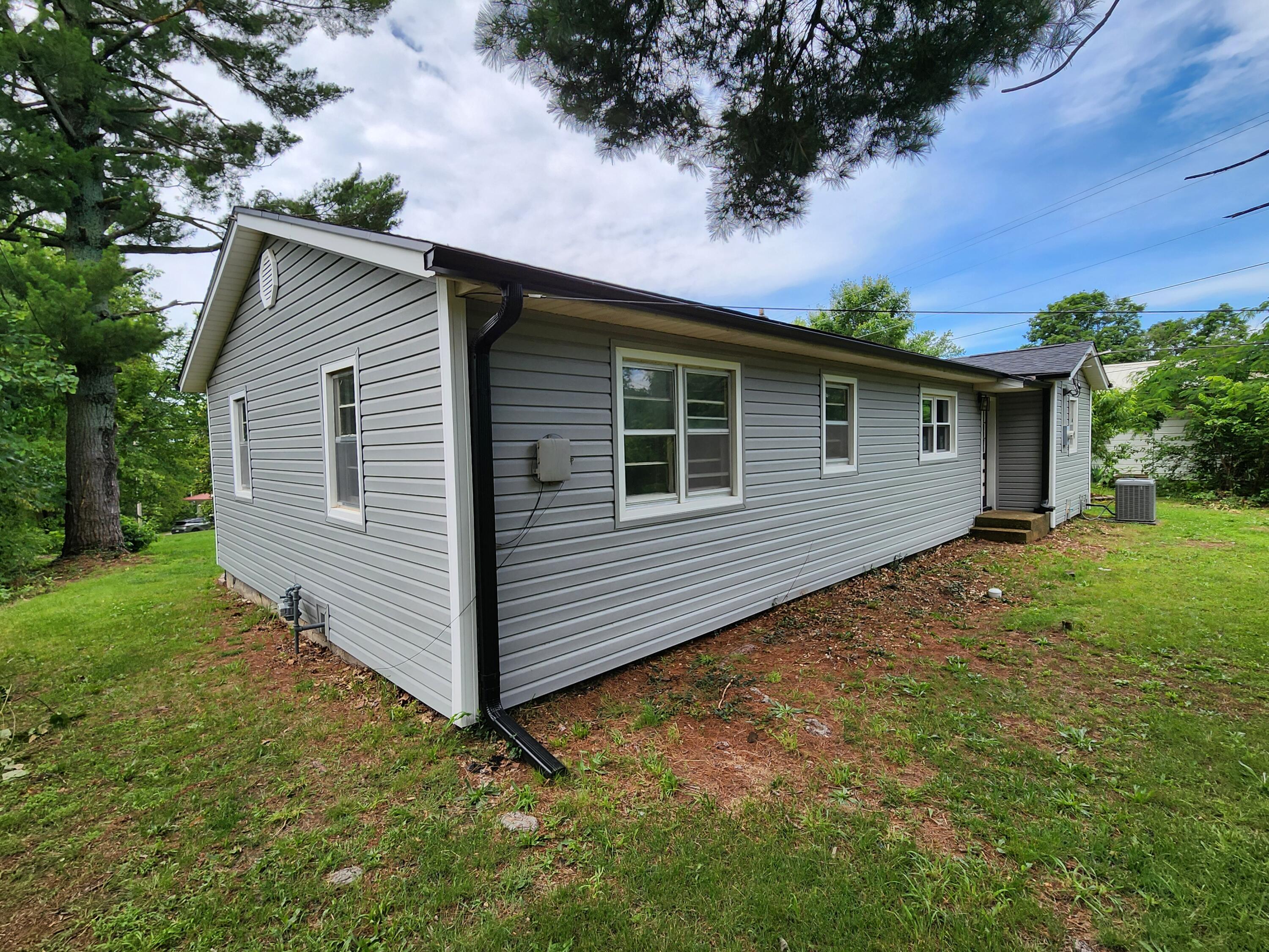 100 Sunset Heights Property Photo 3