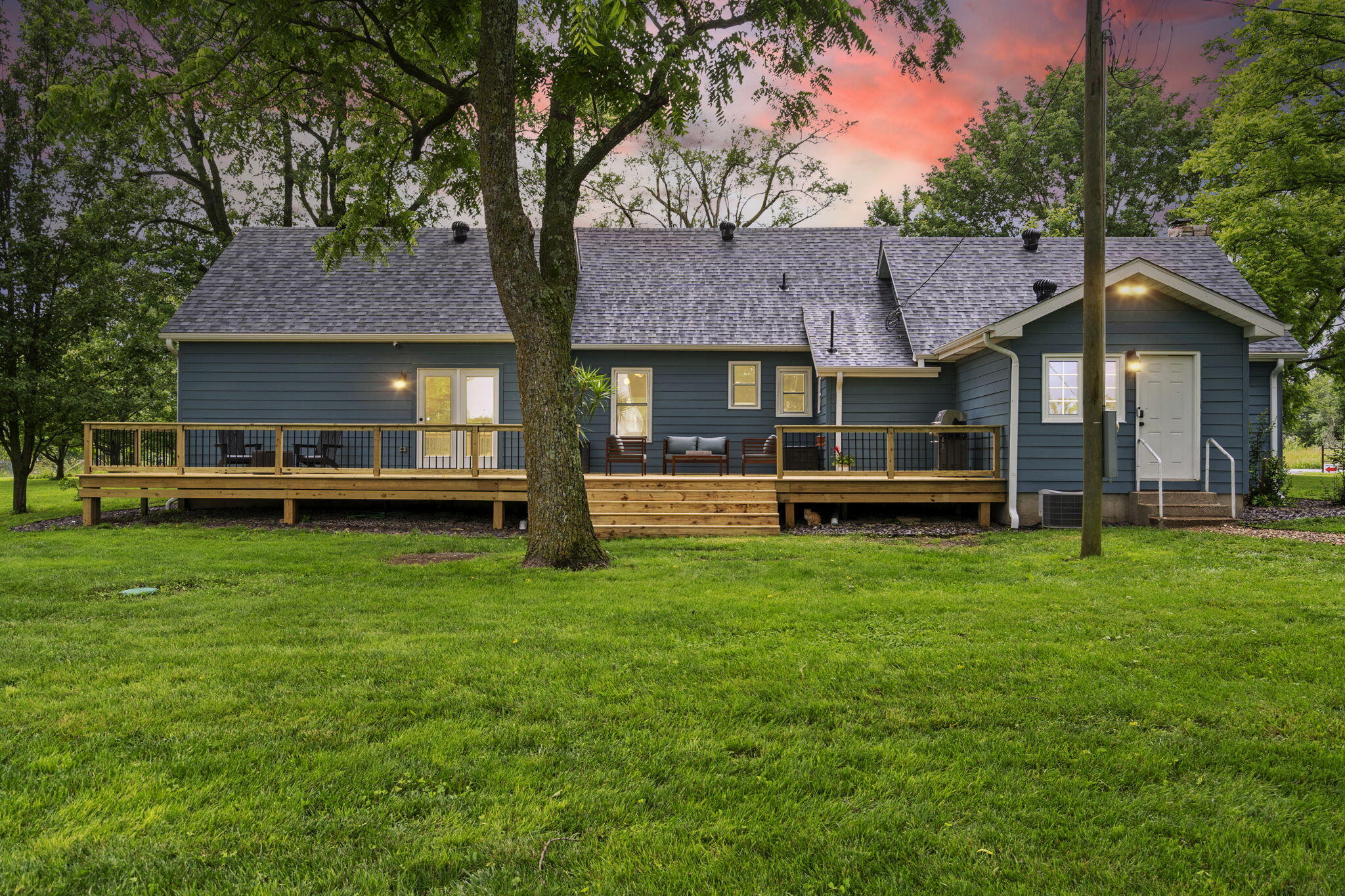 1098 Elm Grove Road Property Photo 2