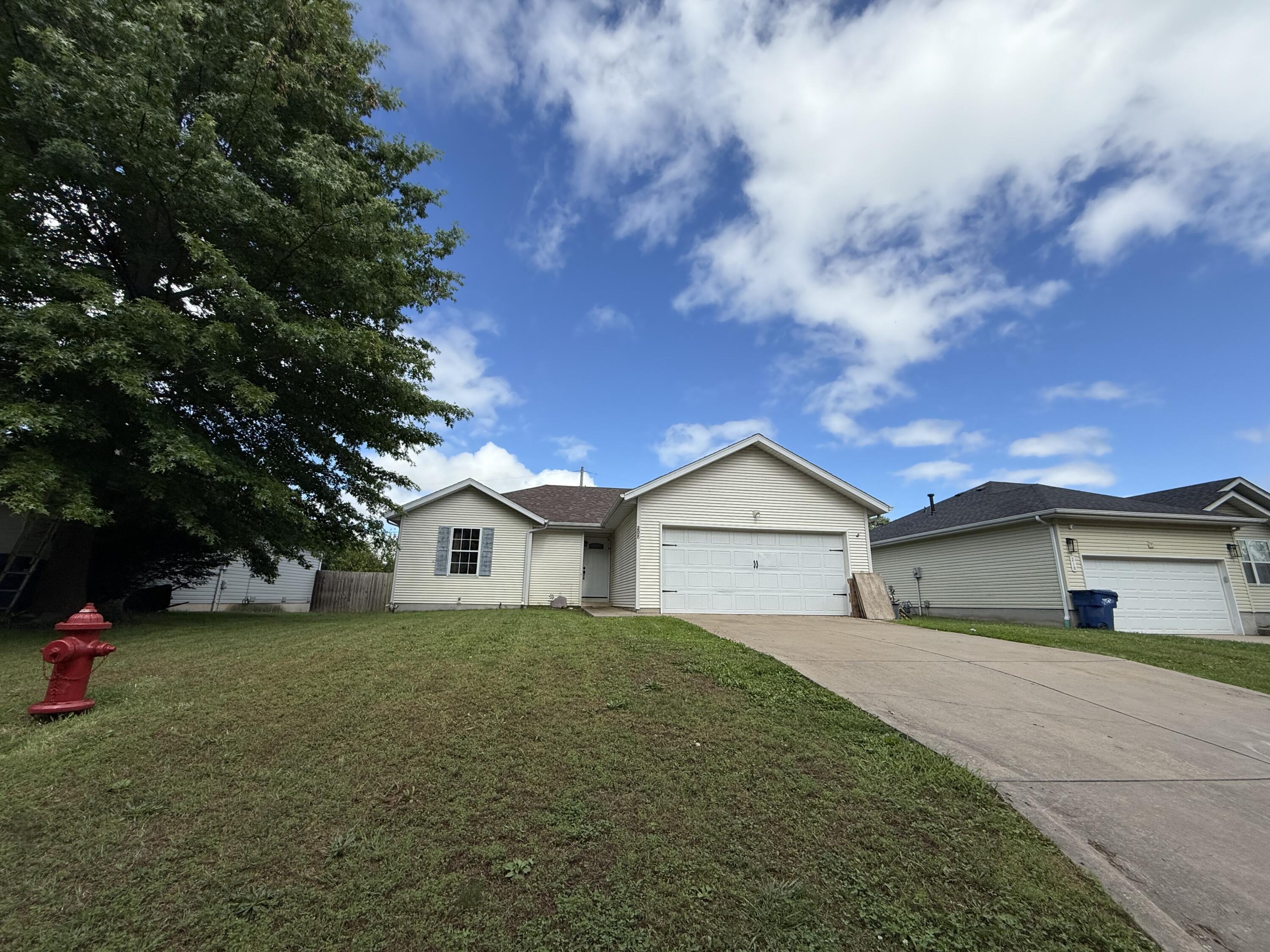208 Justin Street Property Photo 2