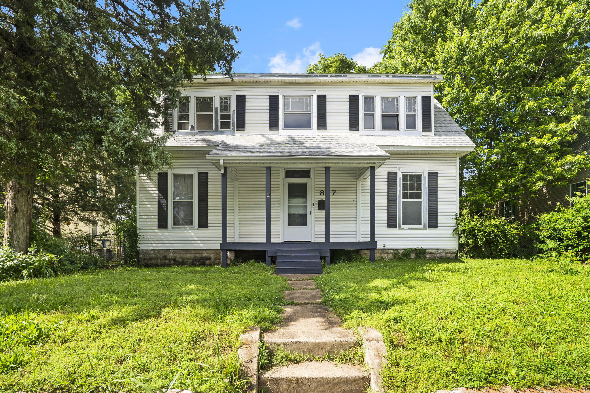 827 West Webster Street Property Photo 1
