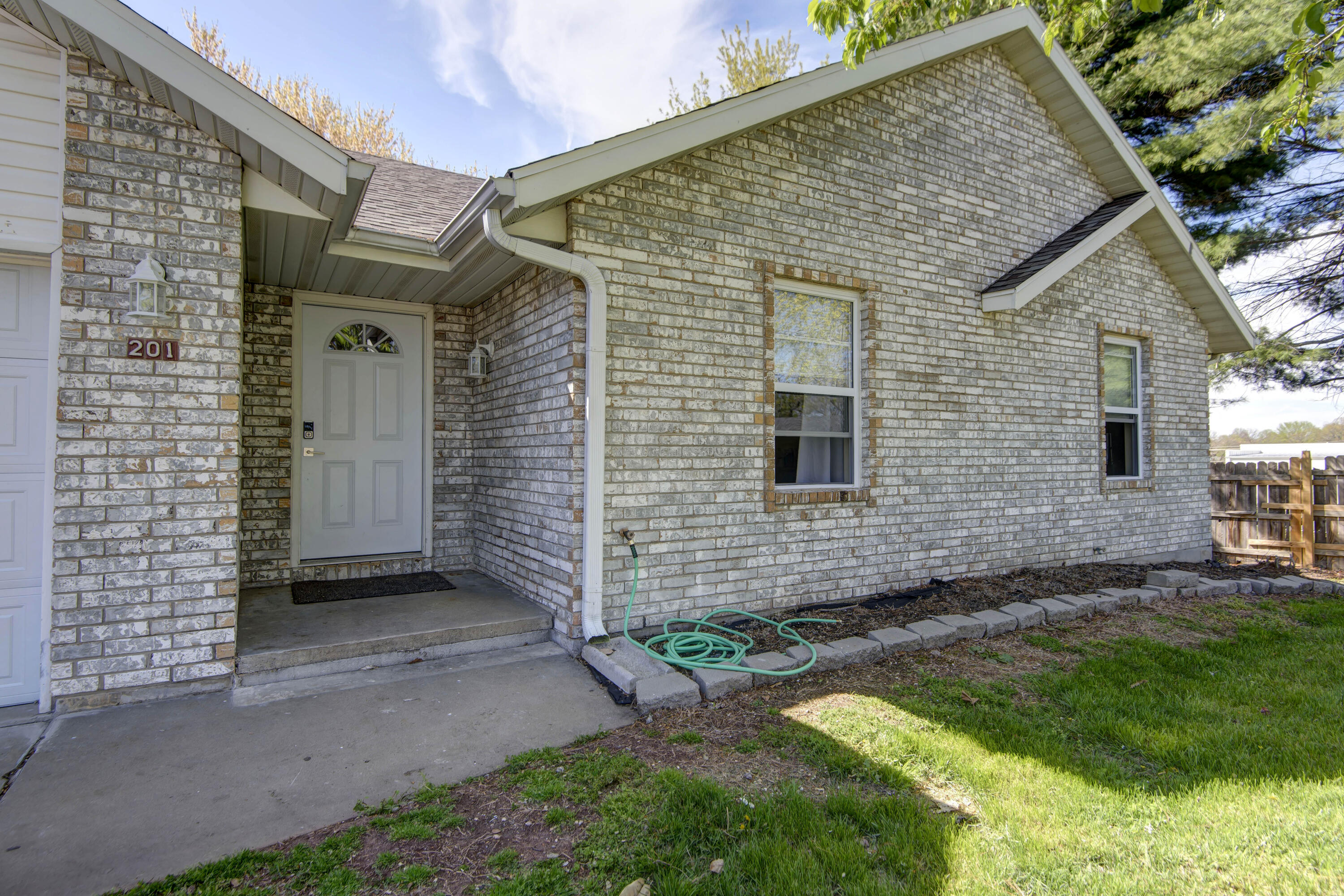 201 South Poplar Court Property Photo 3