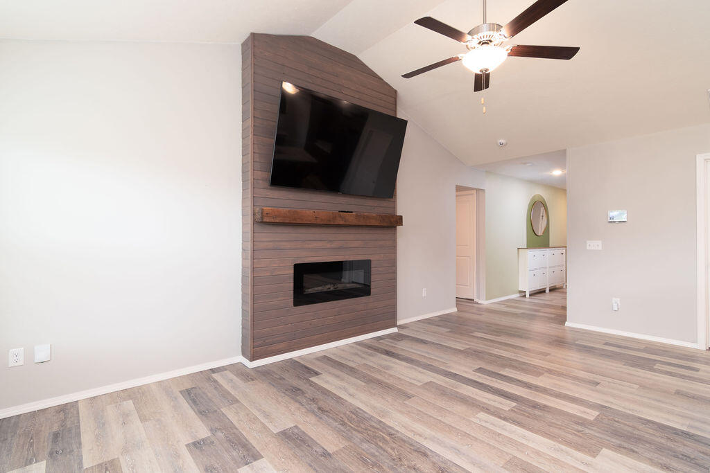1536 South Whitaker Avenue Property Photo 10