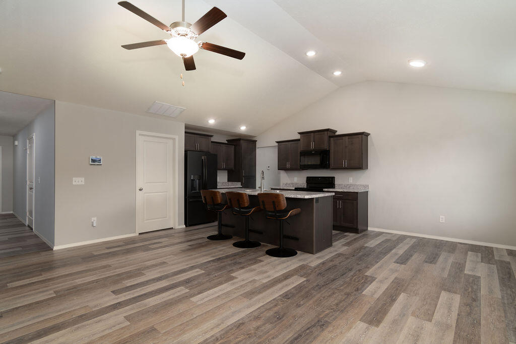 1536 South Whitaker Avenue Property Photo 13