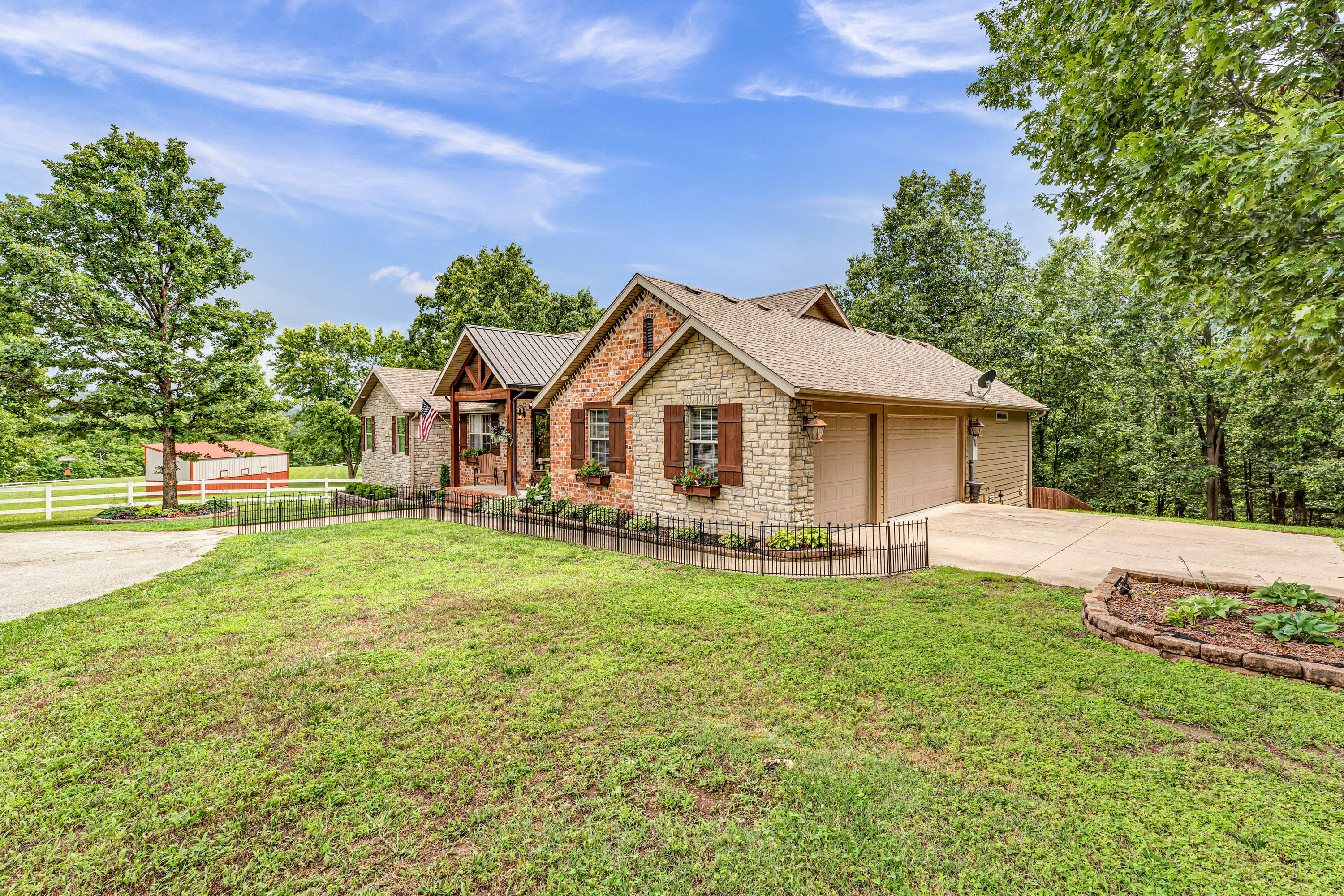 2029 Moon Valley Road Property Photo 3