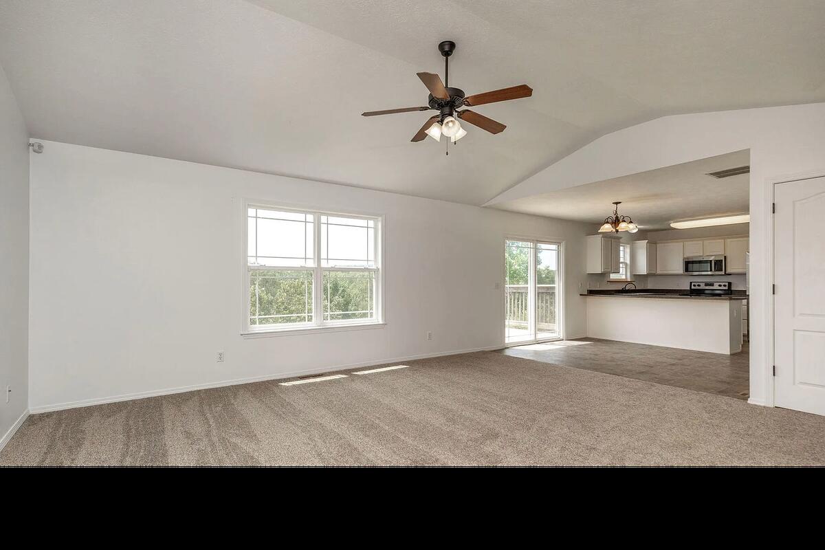 523 Amber Avenue Property Photo 3