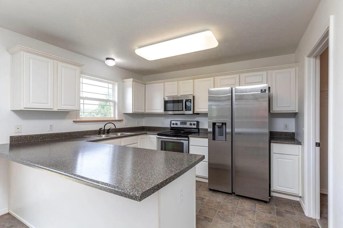 523 Amber Avenue Property Photo 4
