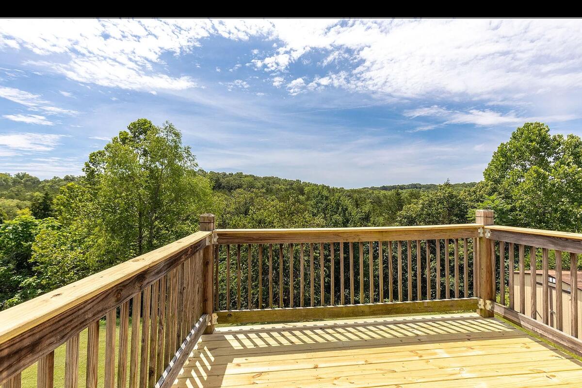 523 Amber Avenue Property Photo 9