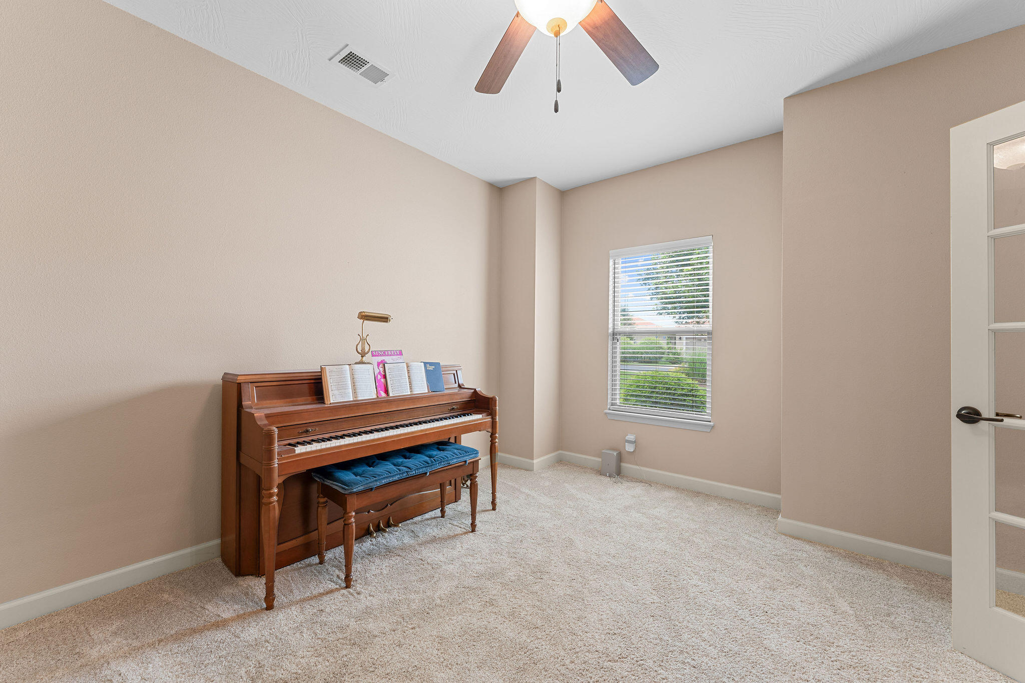 265 Siena Boulevard Property Photo 9