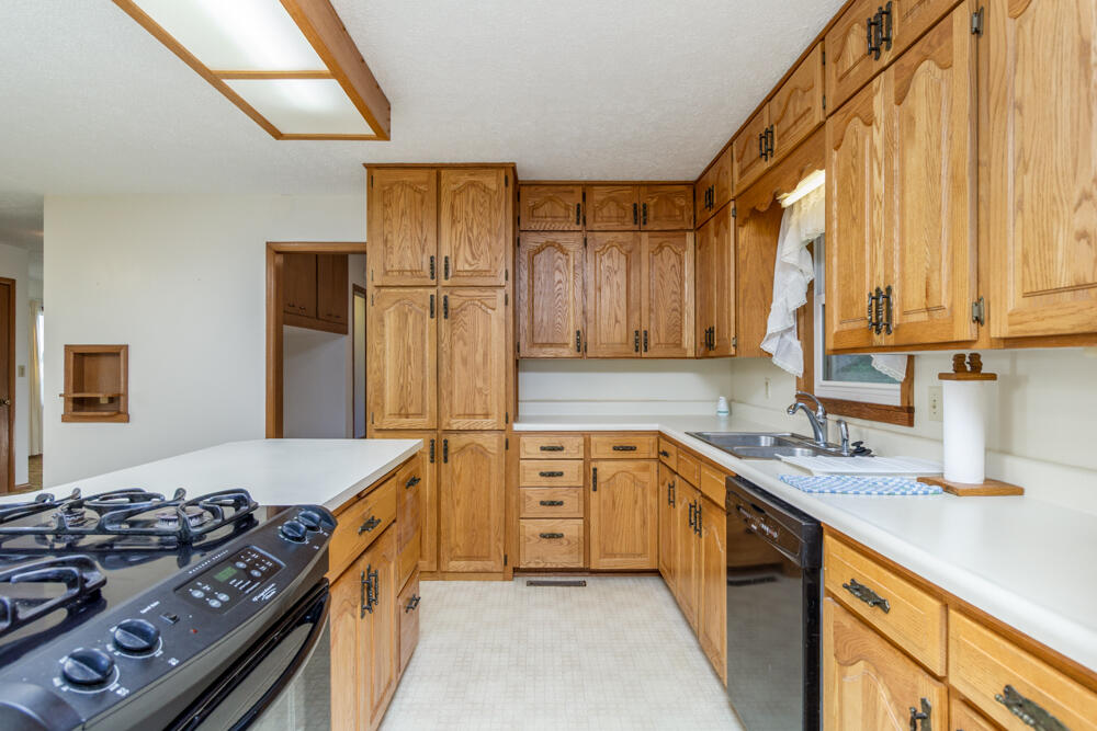 310 South Shiloh Avenue Property Photo 19
