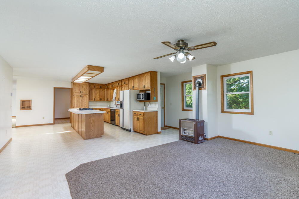 310 South Shiloh Avenue Property Photo 20