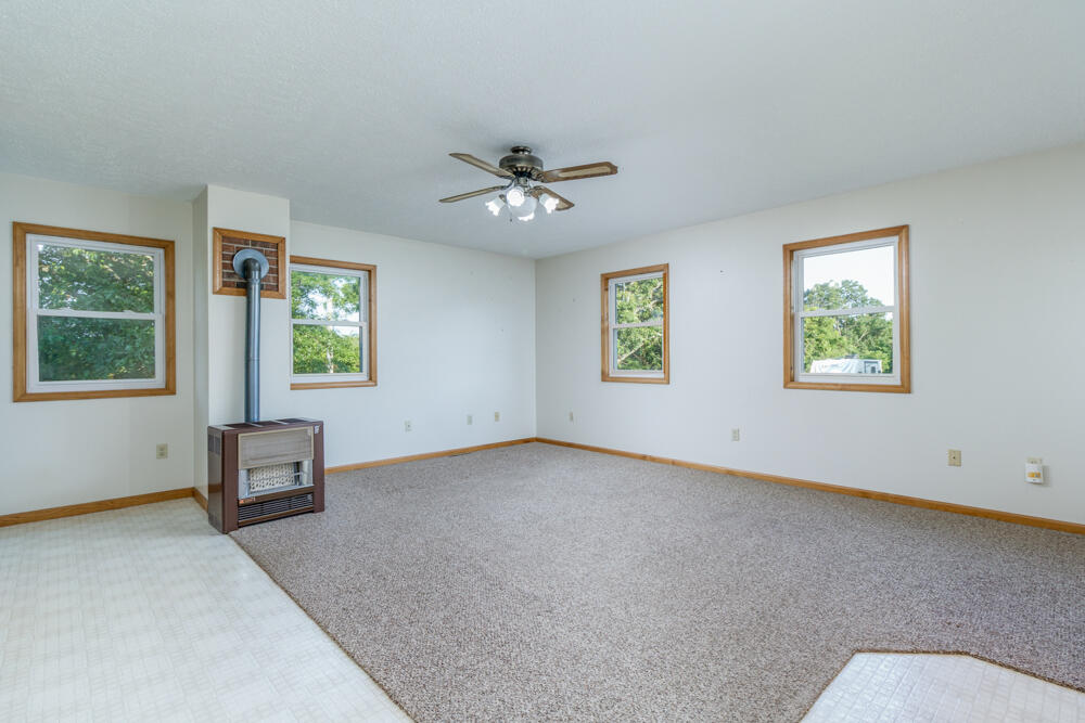 310 South Shiloh Avenue Property Photo 21