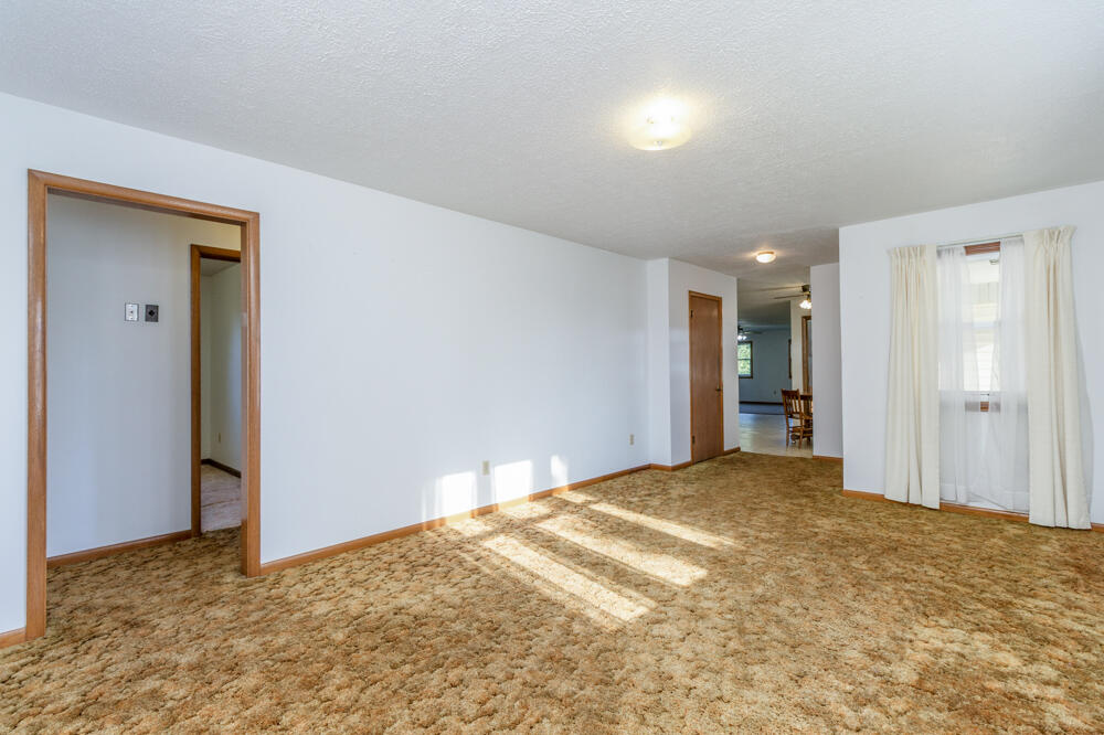 310 South Shiloh Avenue Property Photo 25