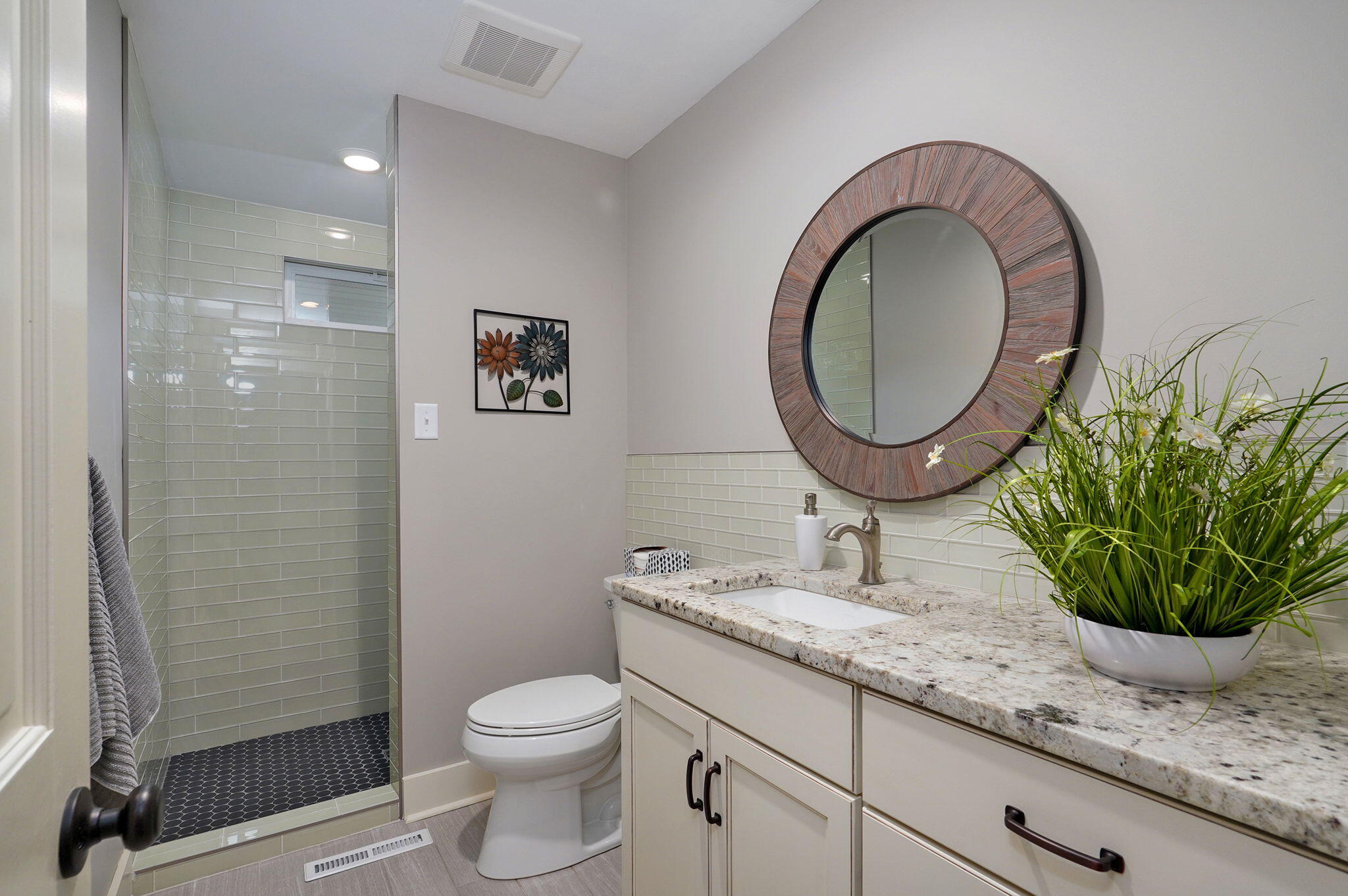 2842 South Glendale Avenue Property Photo 11