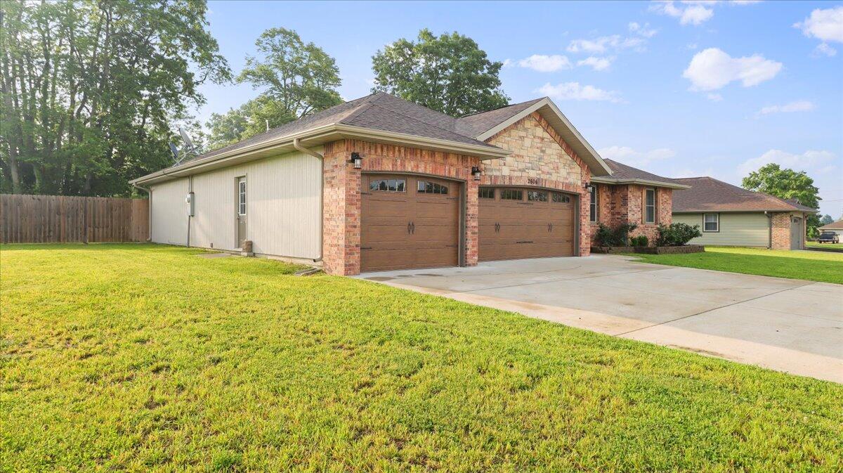 2606 Country Drive Property Photo 3