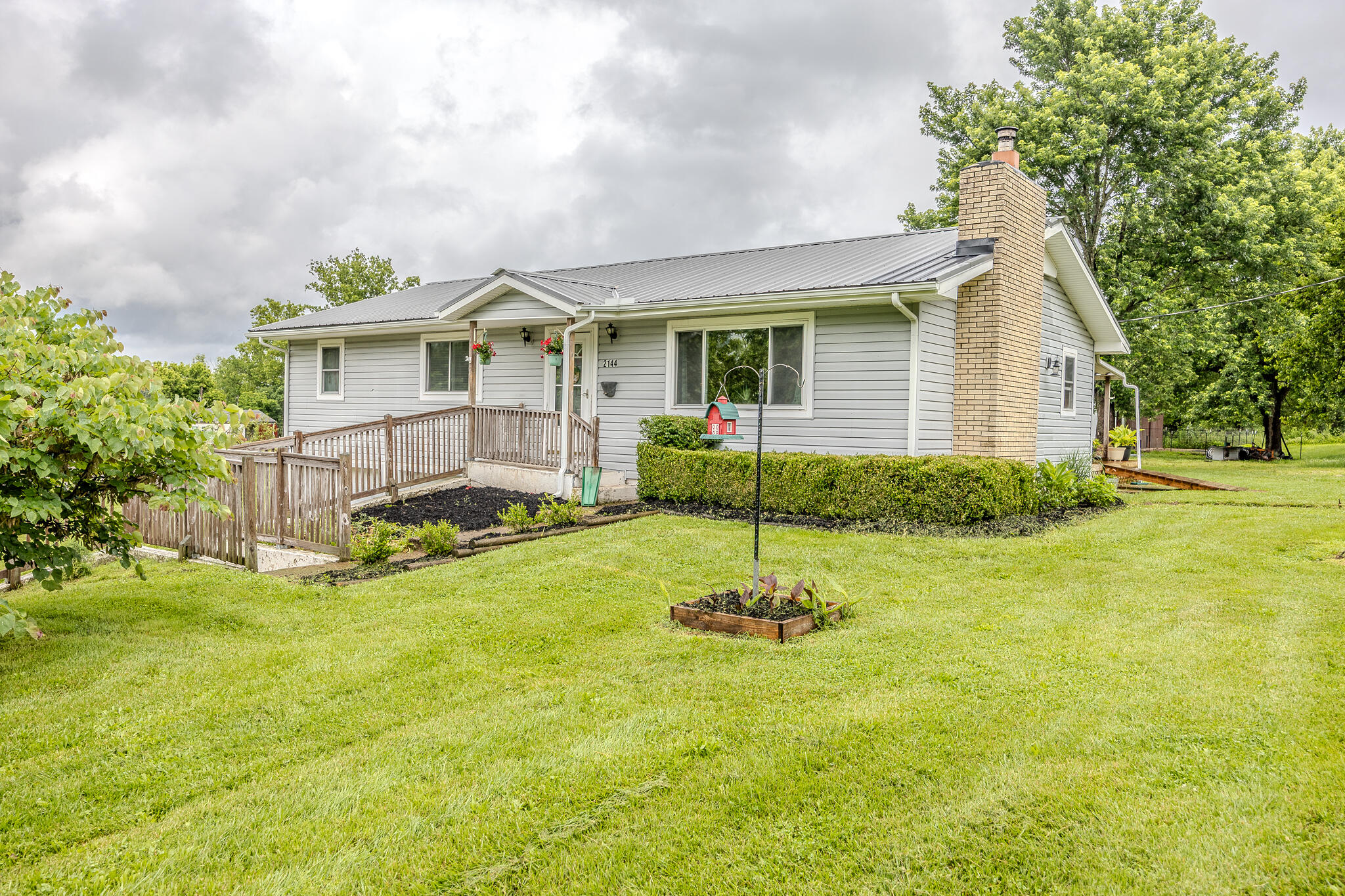 2144 Ledge Rock Road Property Photo 1