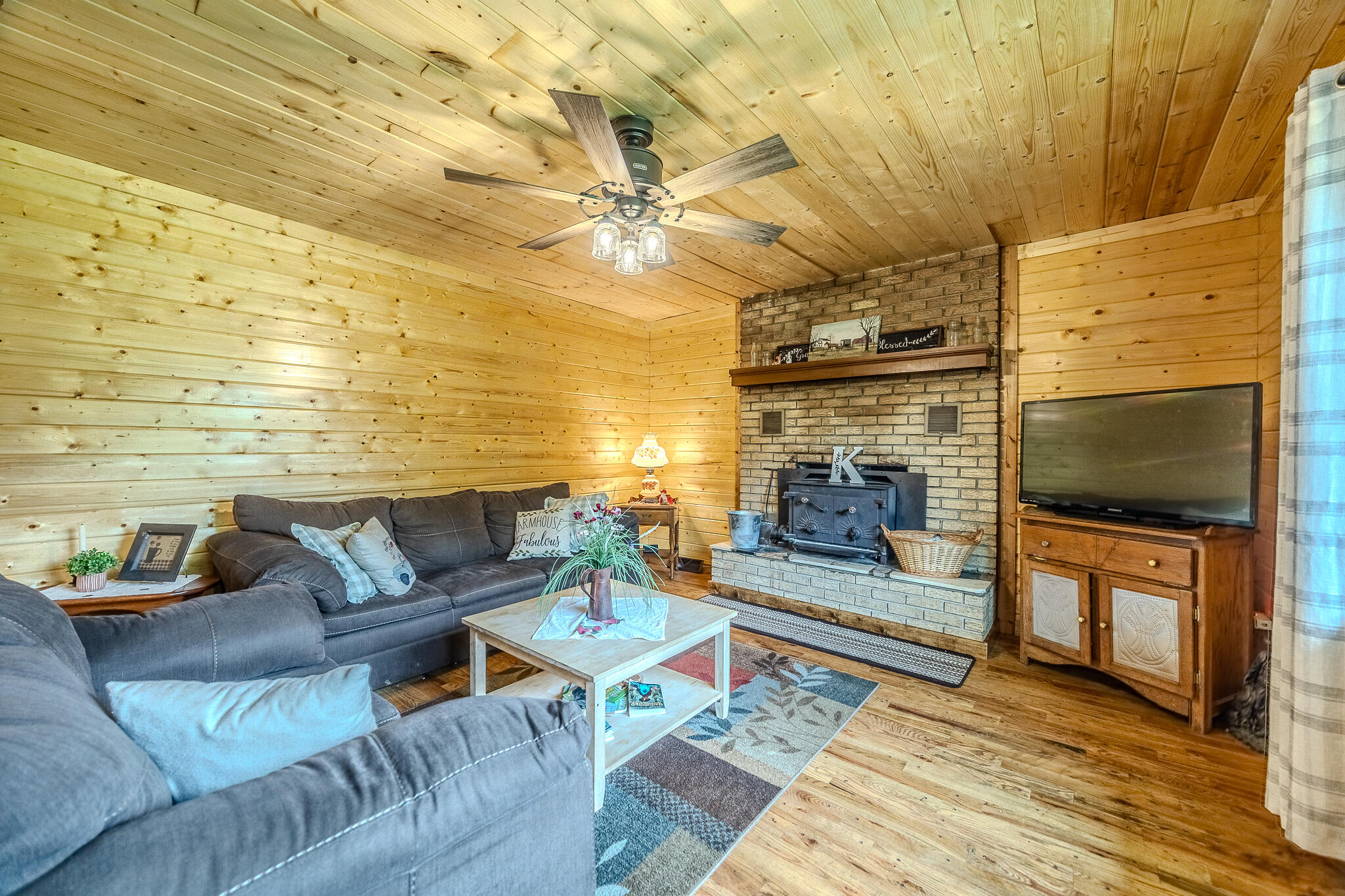 2144 Ledge Rock Road Property Photo 6
