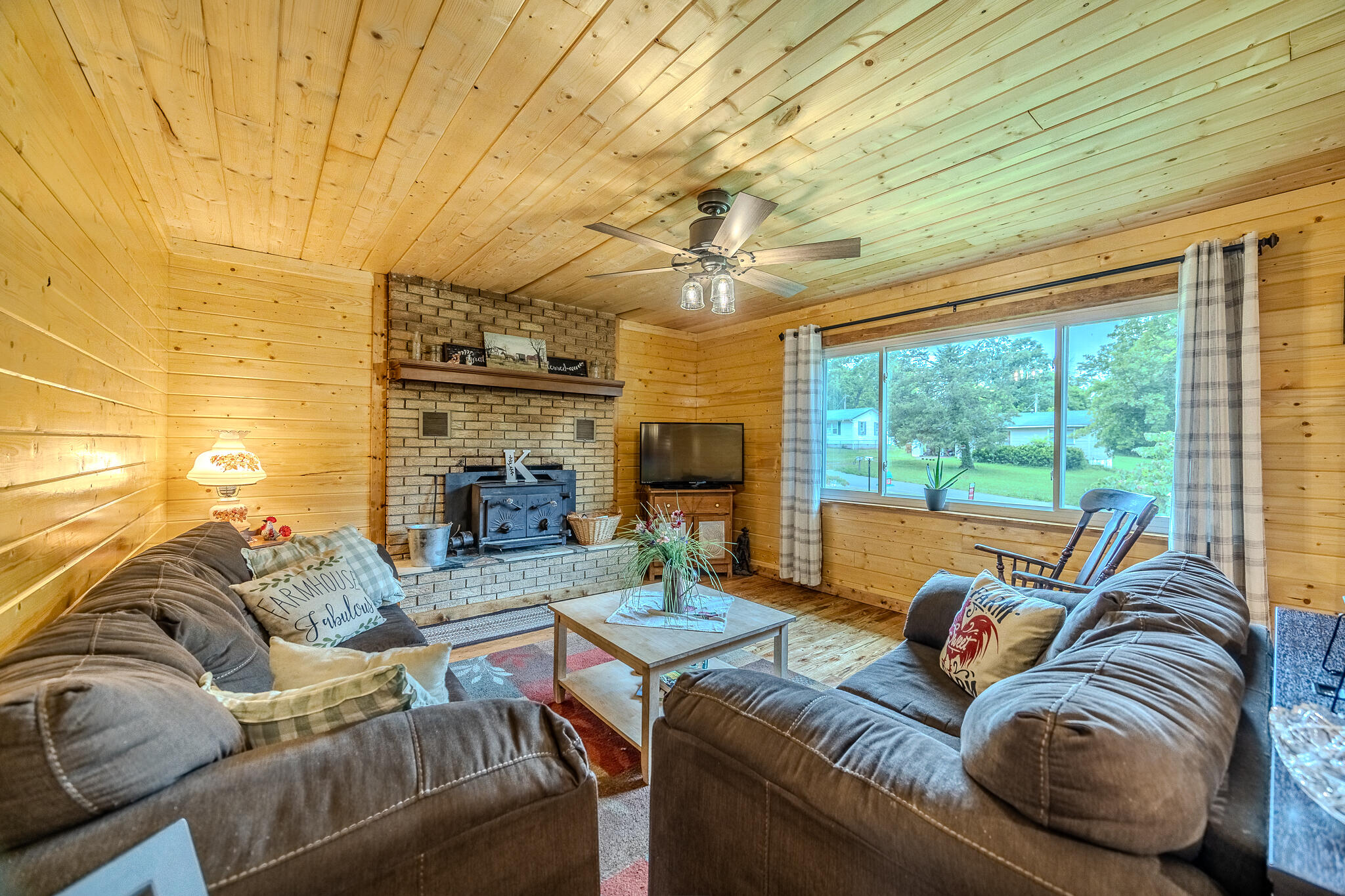 2144 Ledge Rock Road Property Photo 10
