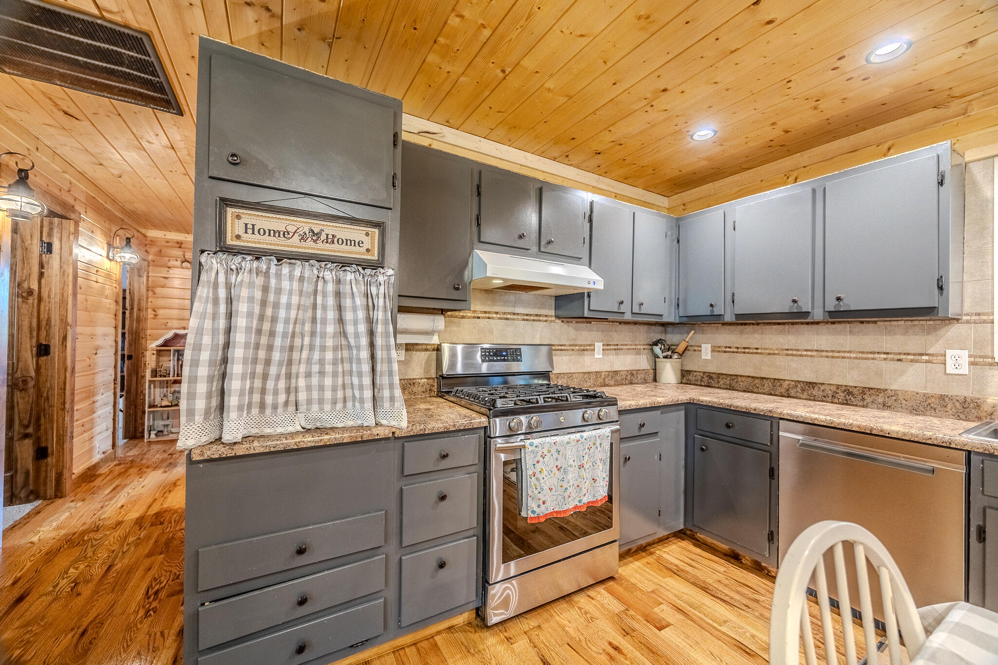 2144 Ledge Rock Road Property Photo 14