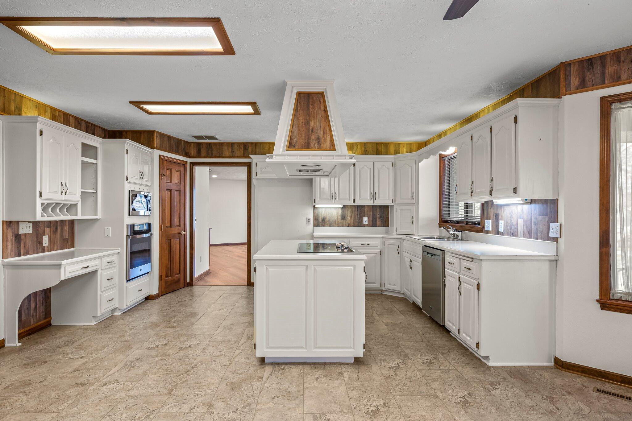 3131 East Southern Hills Boulevard Property Photo 7