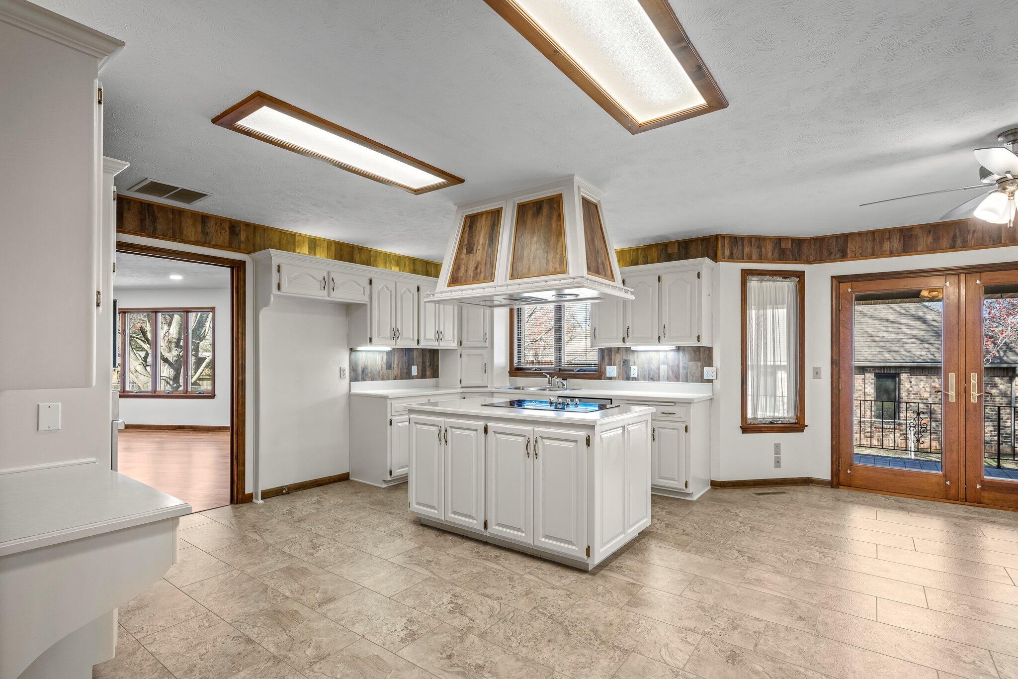 3131 East Southern Hills Boulevard Property Photo 8