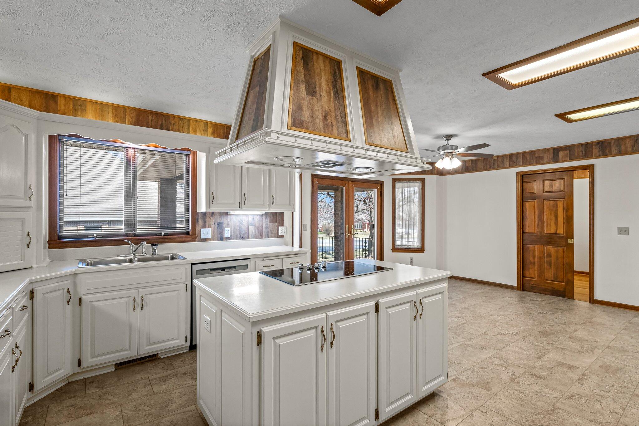 3131 East Southern Hills Boulevard Property Photo 10