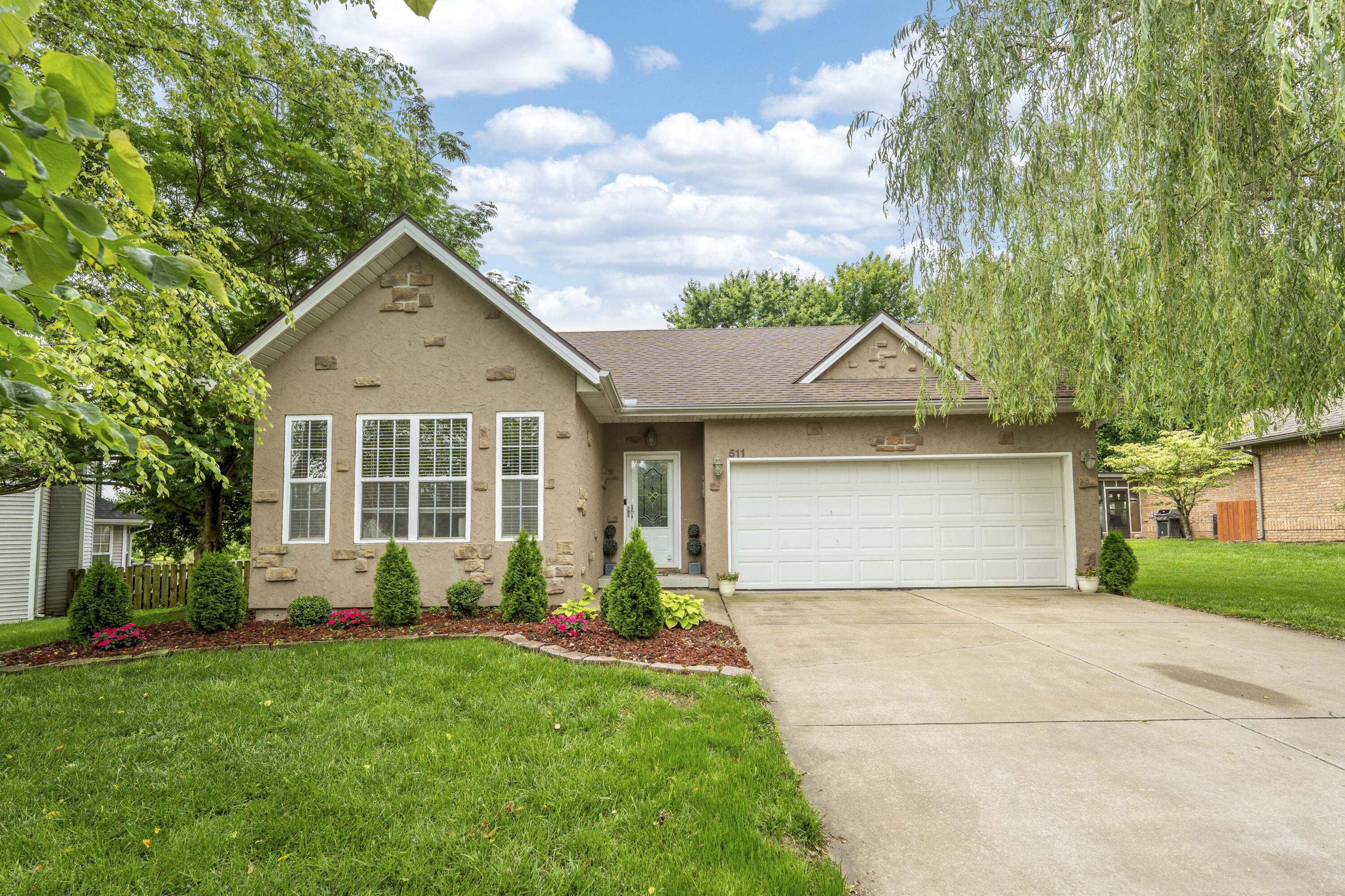 511 Thunderbird Drive Property Photo 1