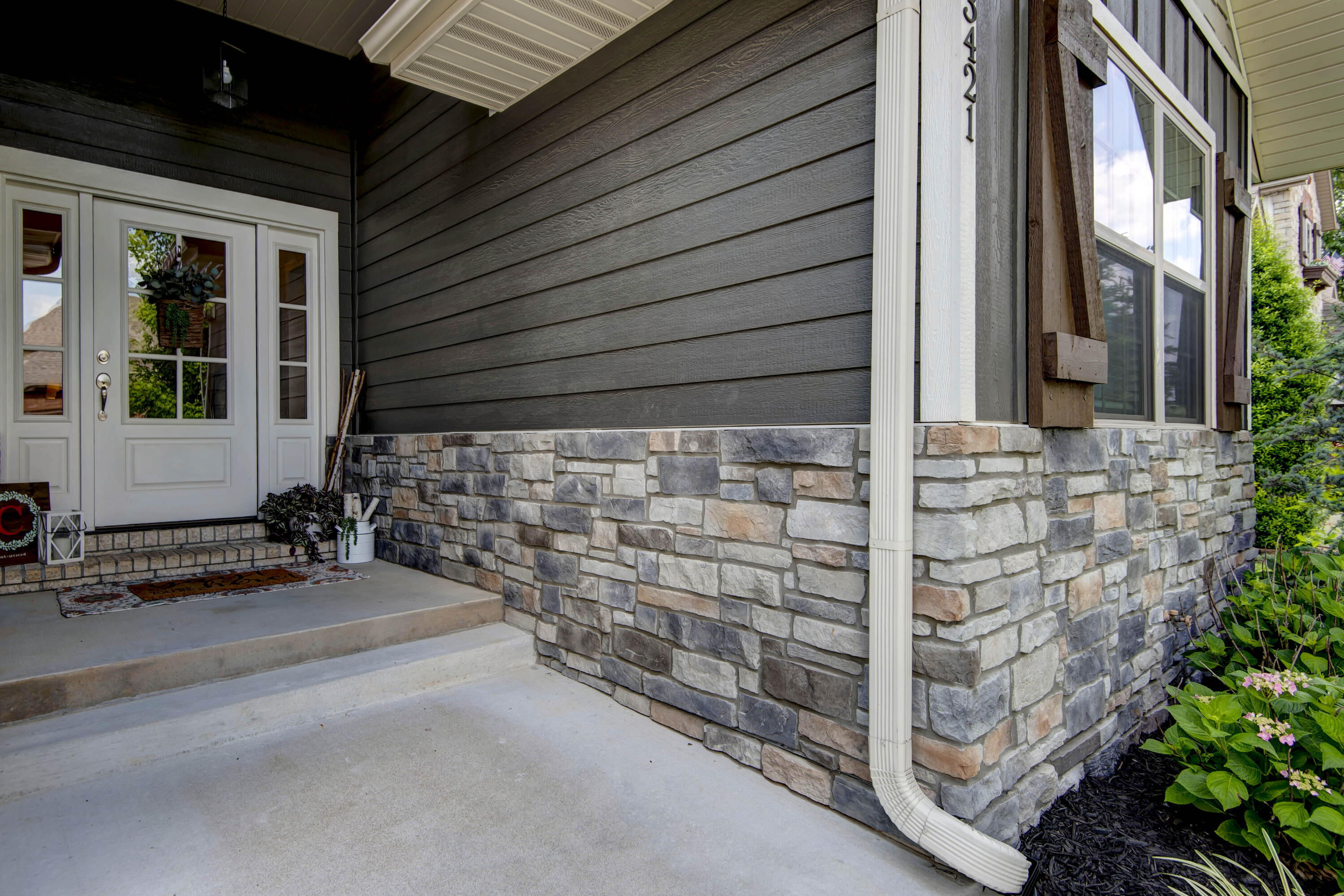 3421 Brinnsfield Drive Property Photo 4