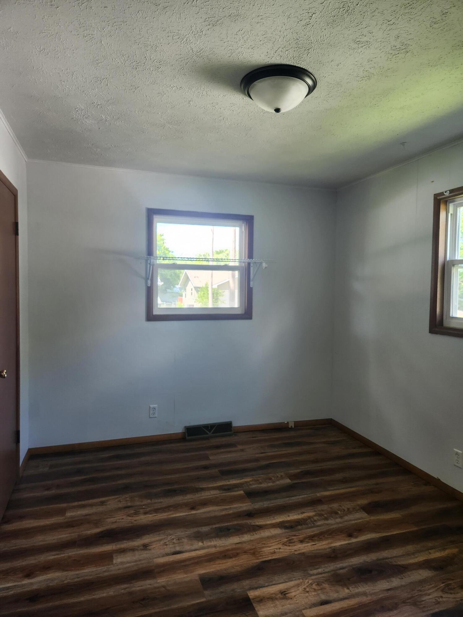 728 East Auburn Street Property Photo 15