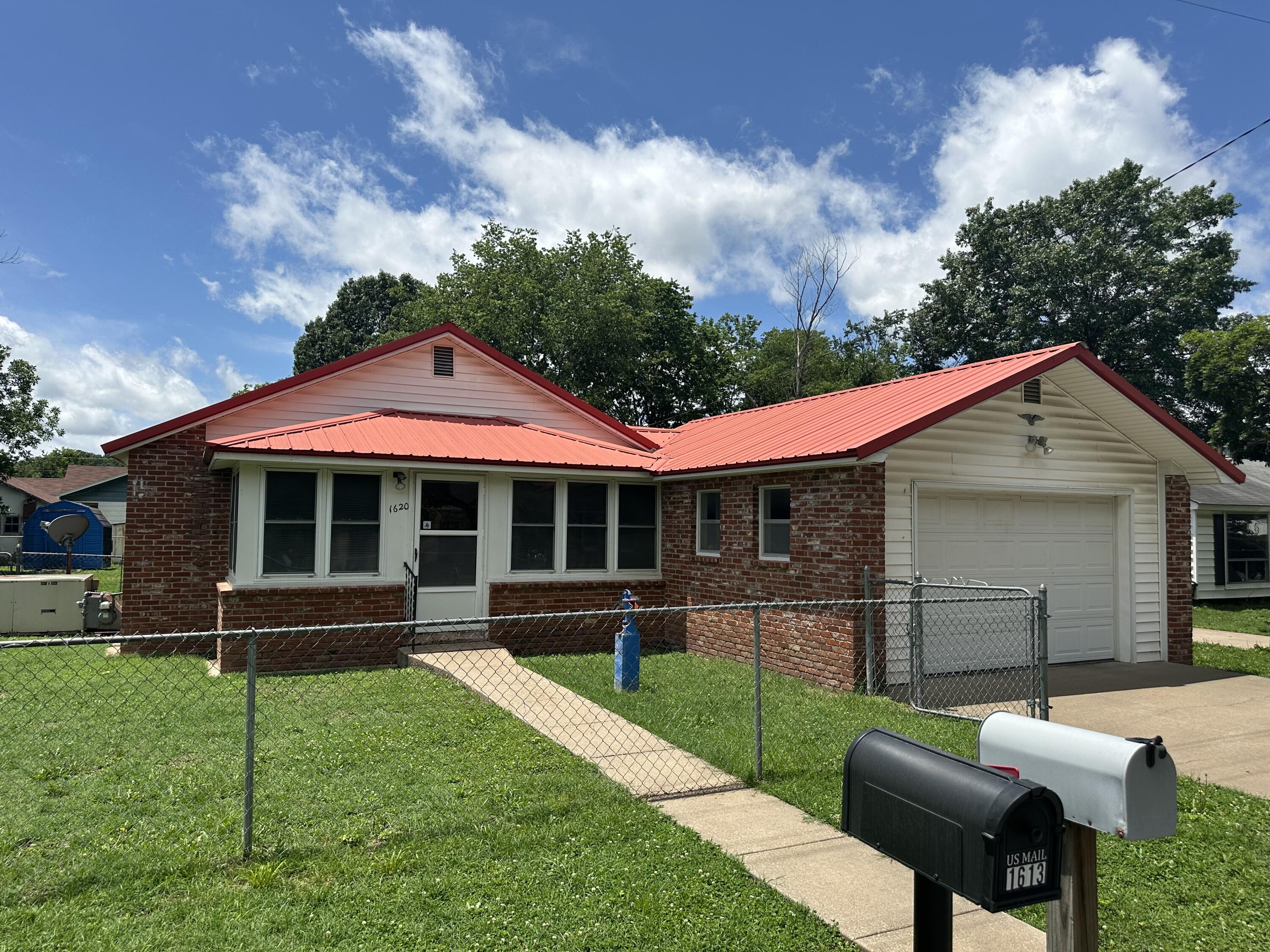 1620 Roark Avenue Property Photo 1
