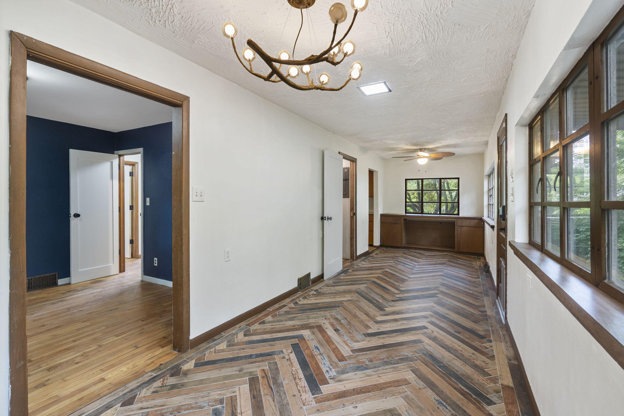 704 West Tracy Street Property Photo 14