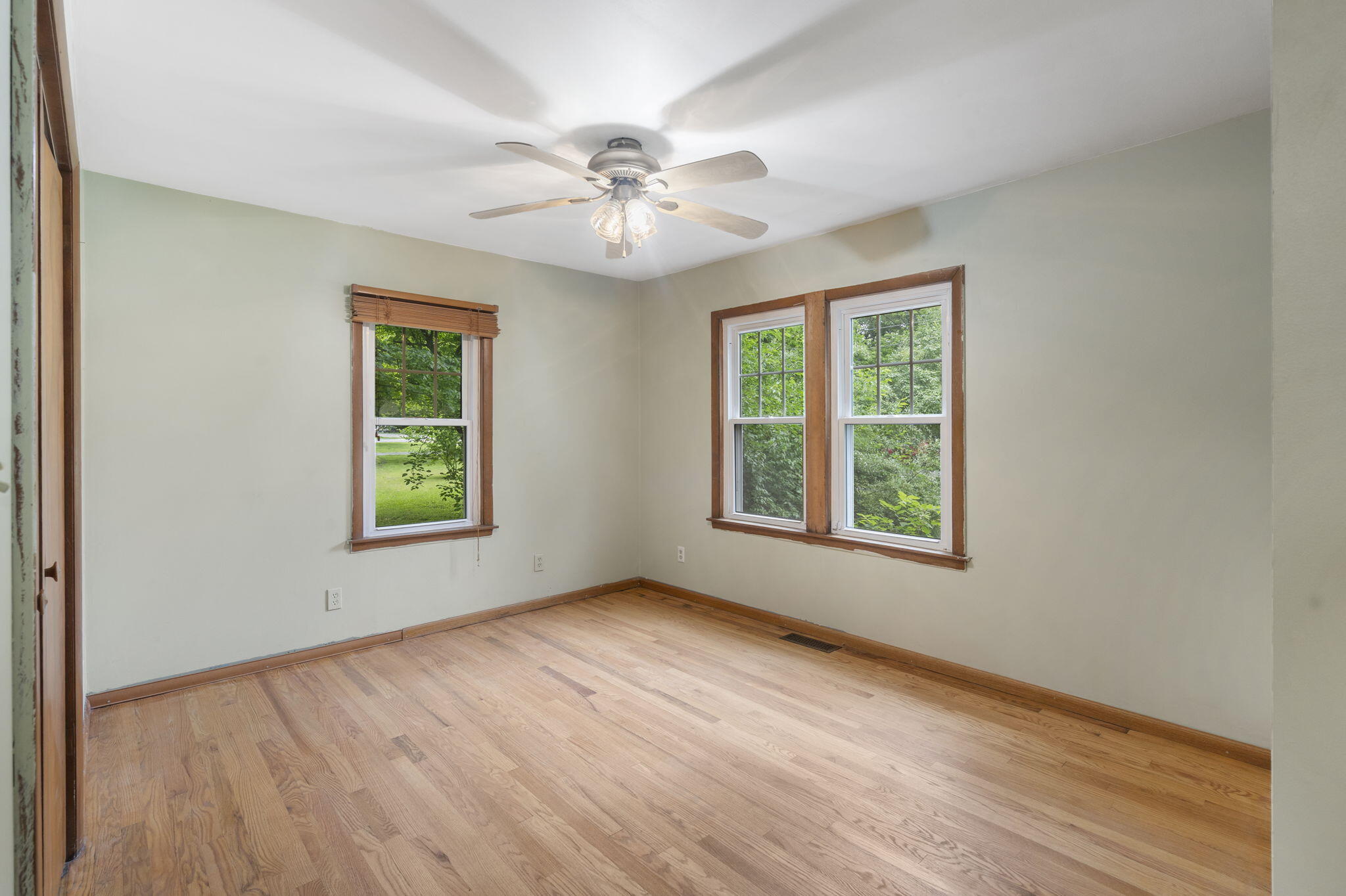704 West Tracy Street Property Photo 18
