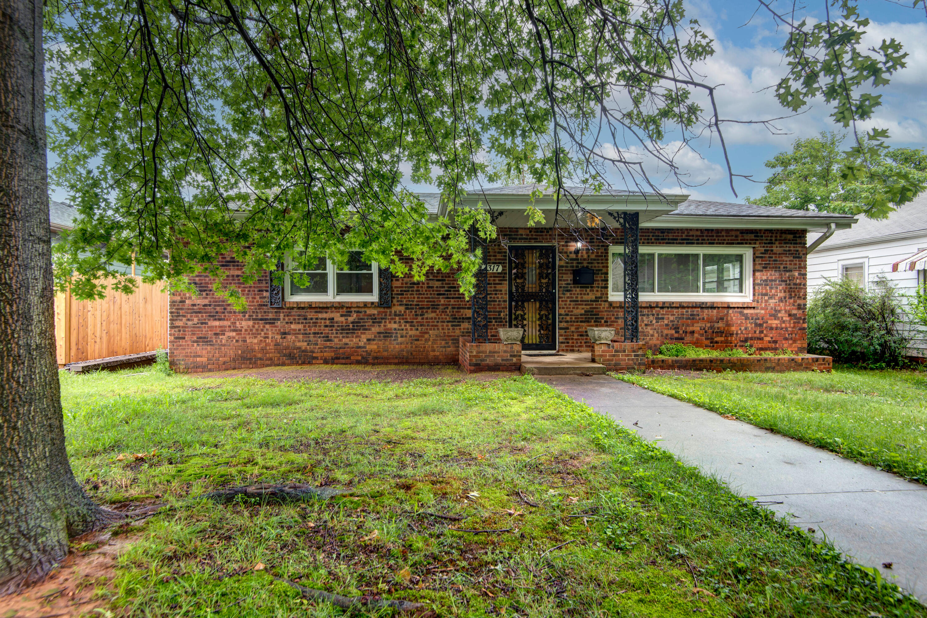 1317 South Maryland Avenue Property Photo 1