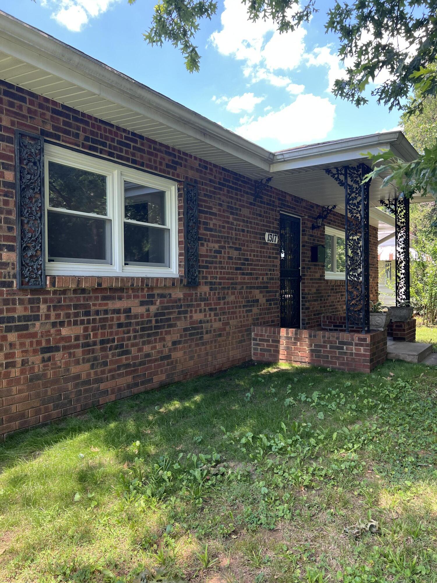 1317 South Maryland Avenue Property Photo 3