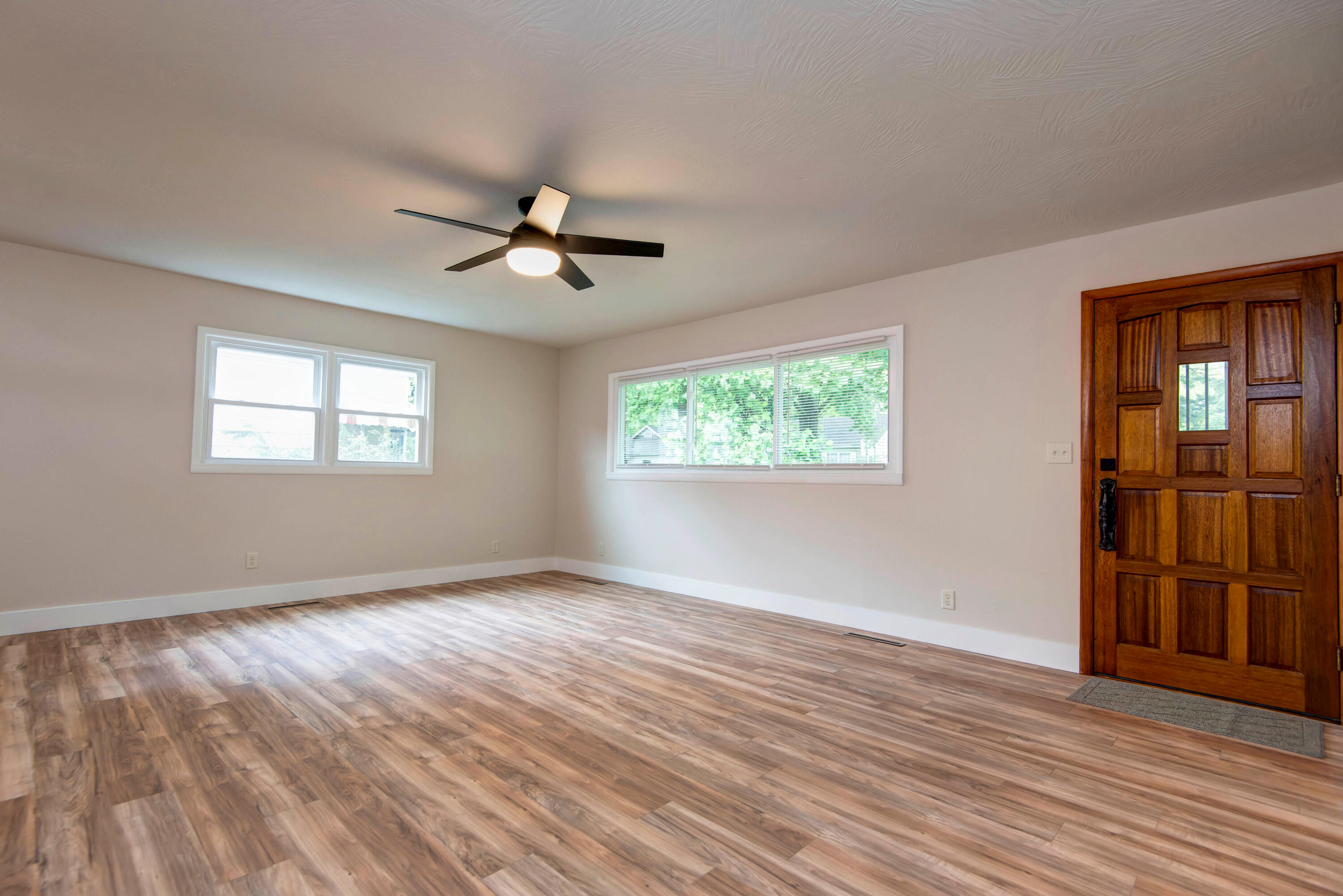 1317 South Maryland Avenue Property Photo 6