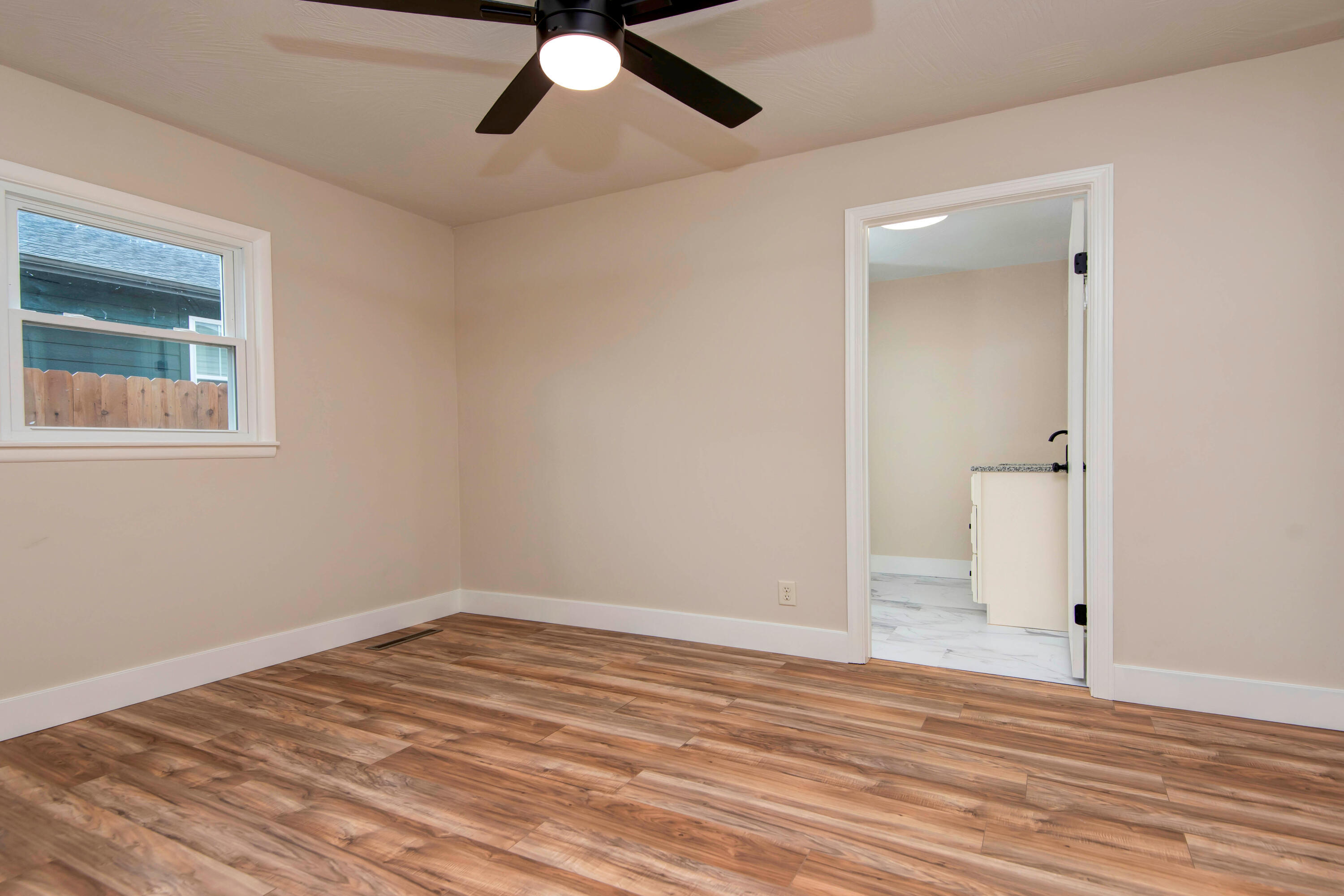 1317 South Maryland Avenue Property Photo 14