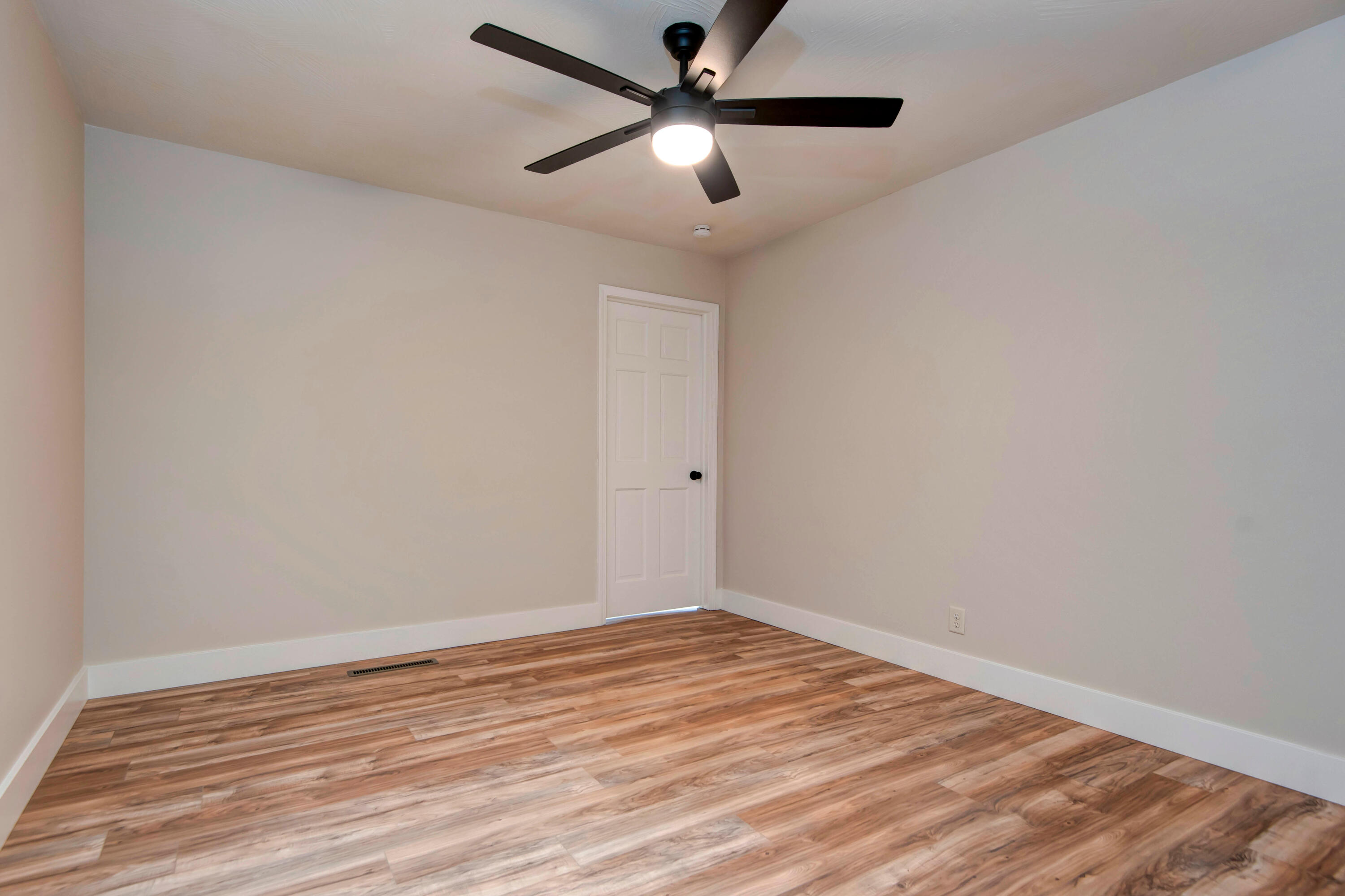 1317 South Maryland Avenue Property Photo 18