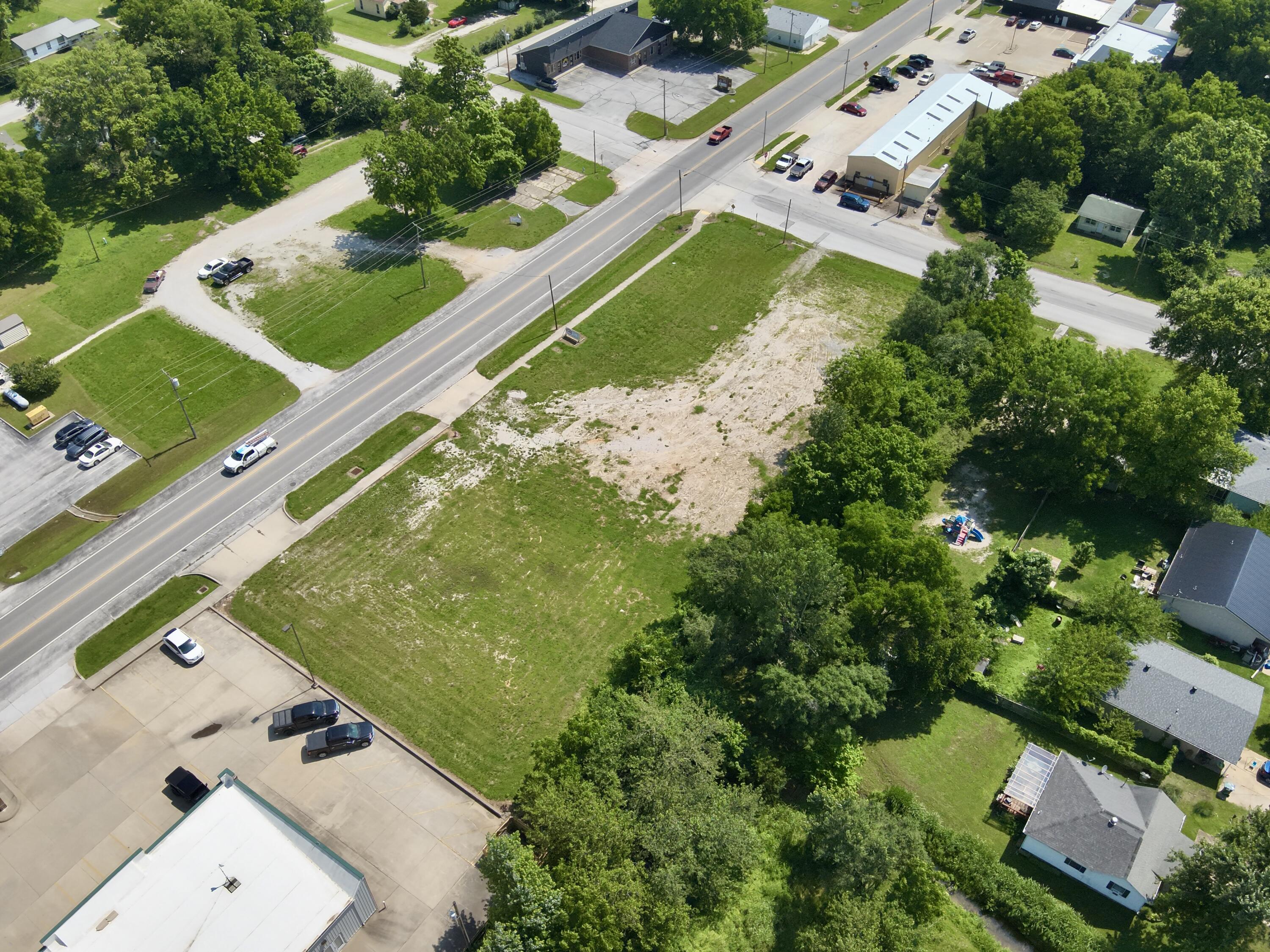 1302 West Broadway Street Property Photo 5