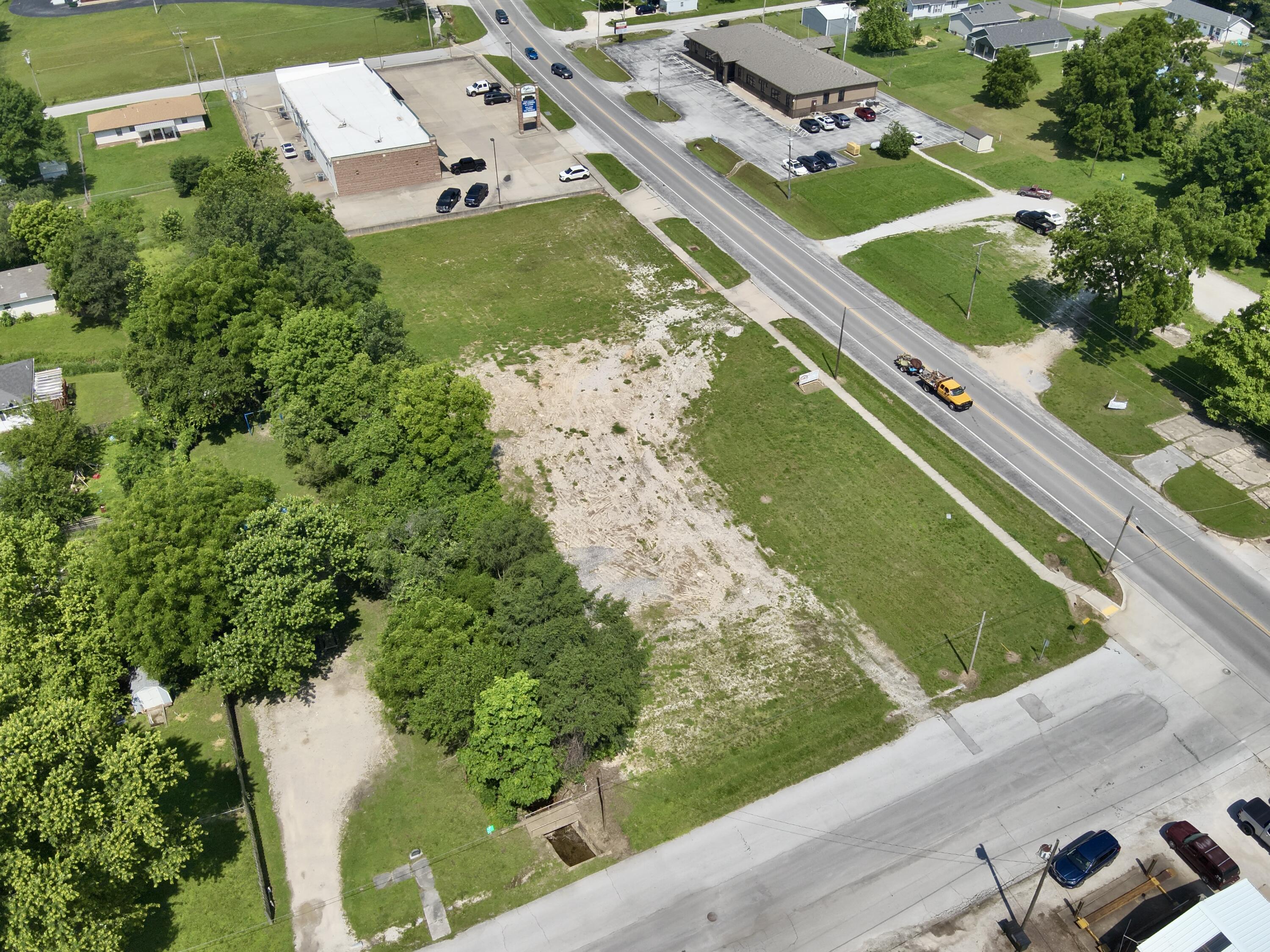 1302 West Broadway Street Property Photo 6