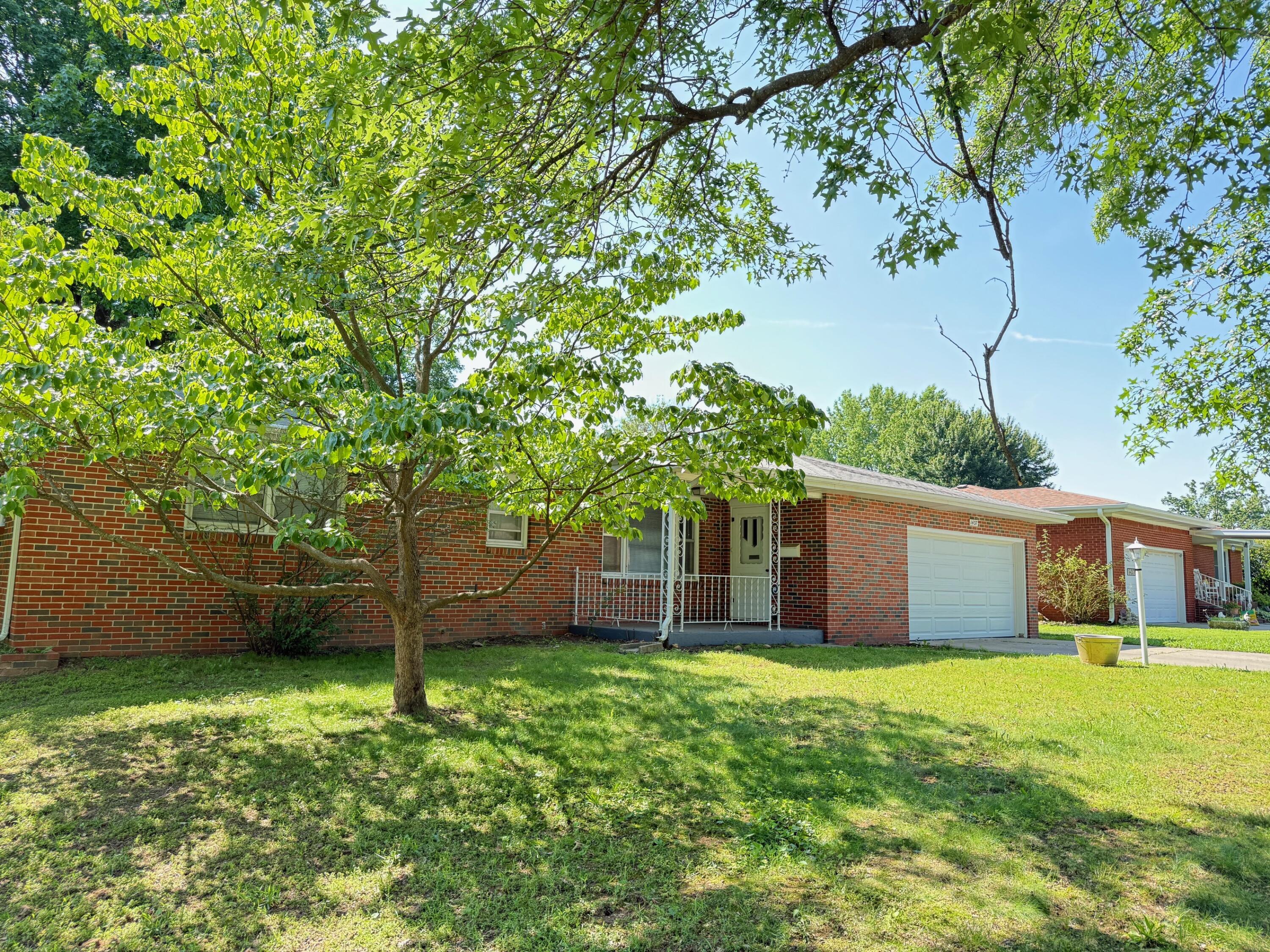 1437 South Catalina Avenue Property Photo 2
