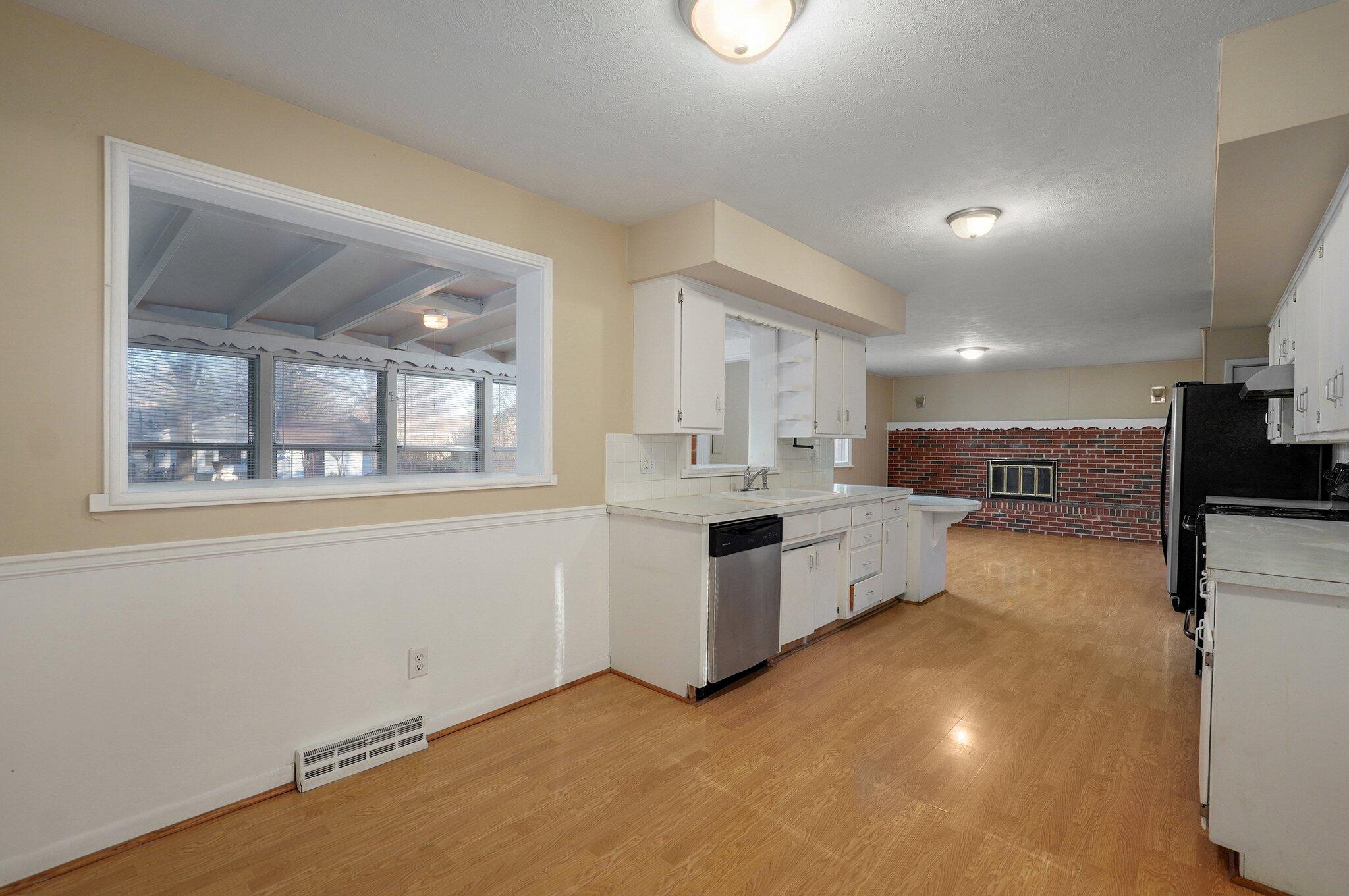 1437 South Catalina Avenue Property Photo 6