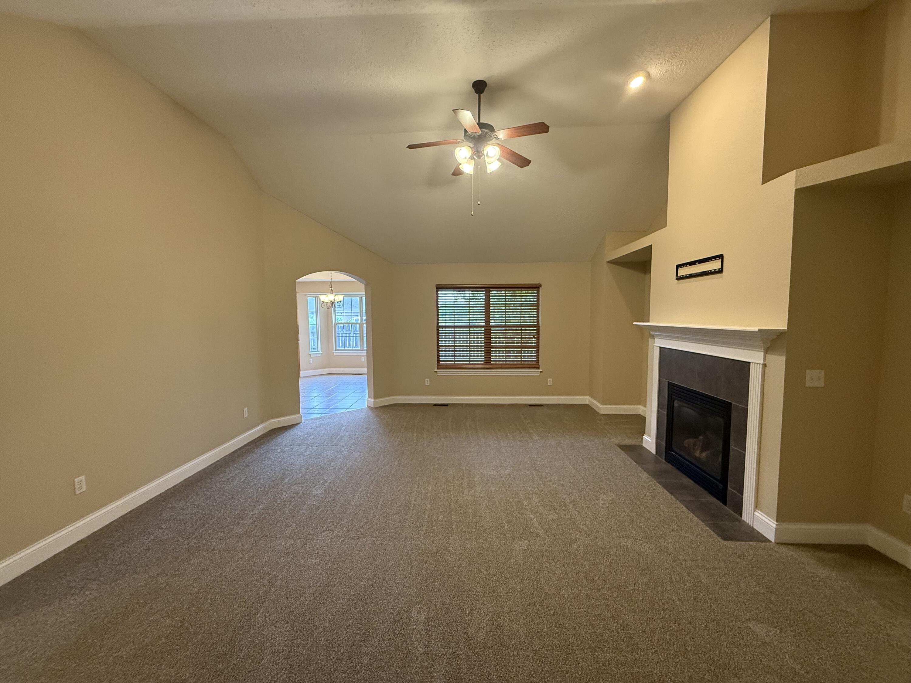 895 West Linwood Avenue Property Photo 2