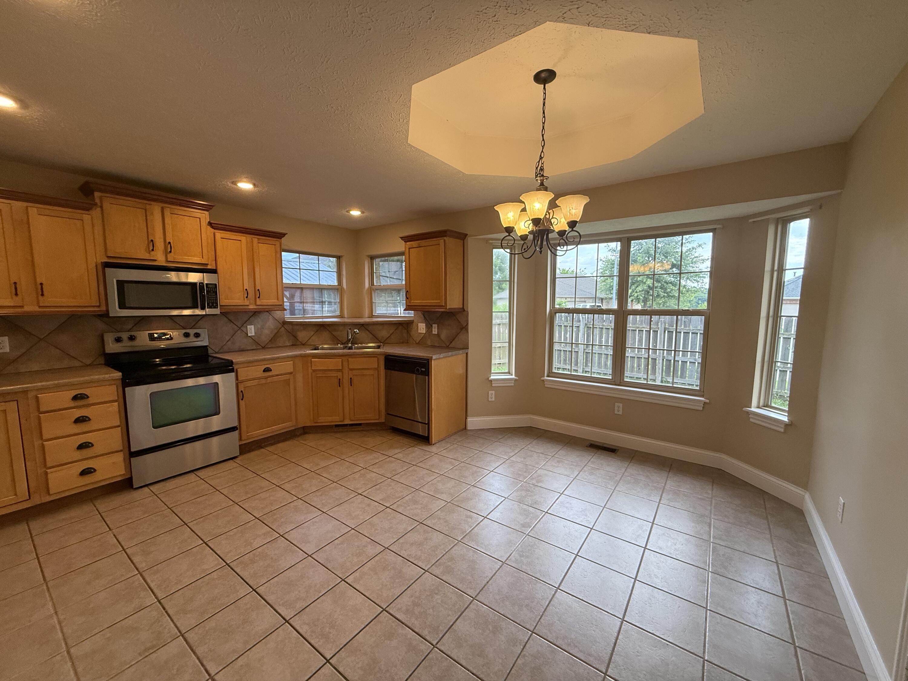 895 West Linwood Avenue Property Photo 6