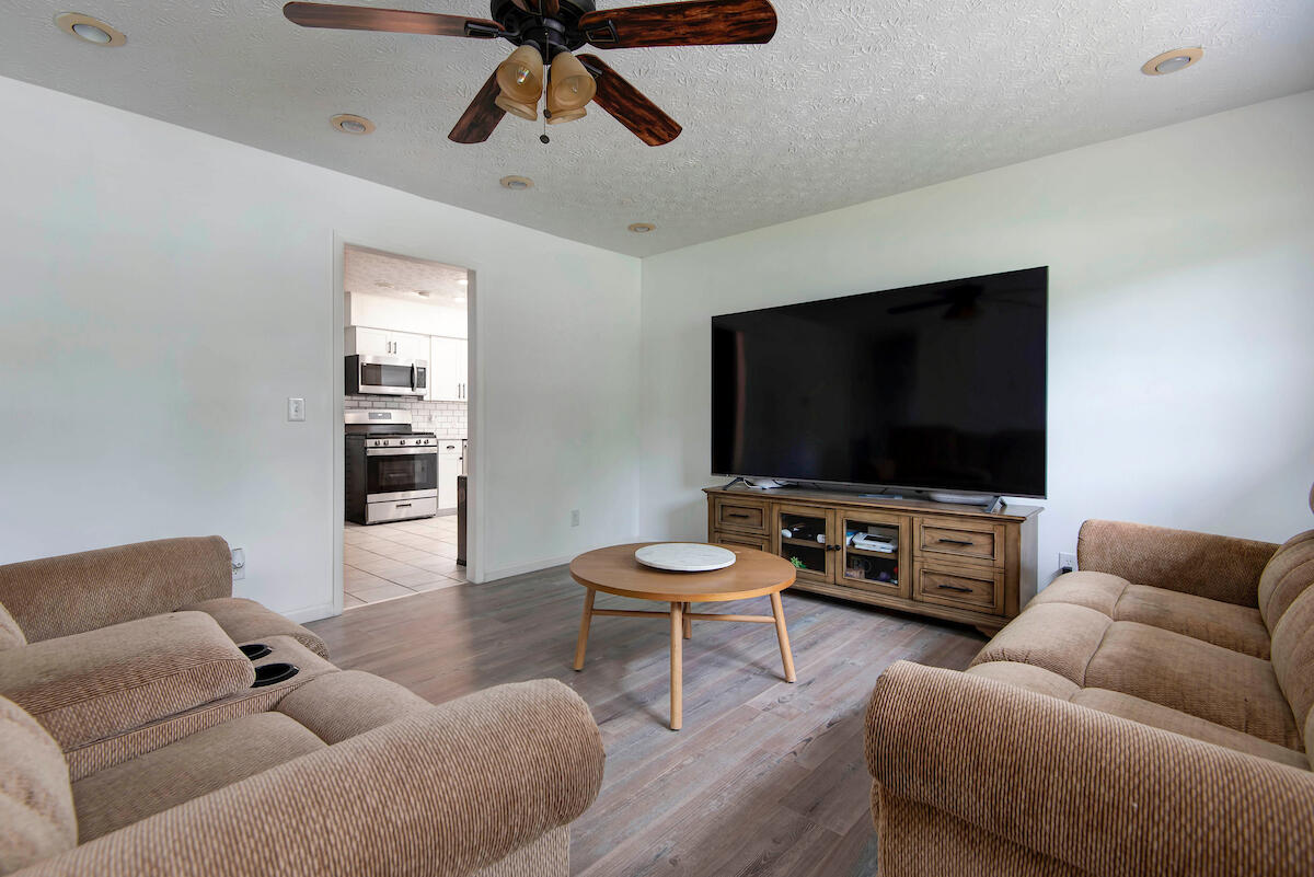 701 Spruce Street Property Photo 4