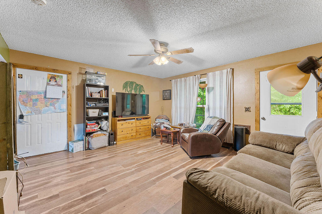 106 Black Oak Road Property Photo 6